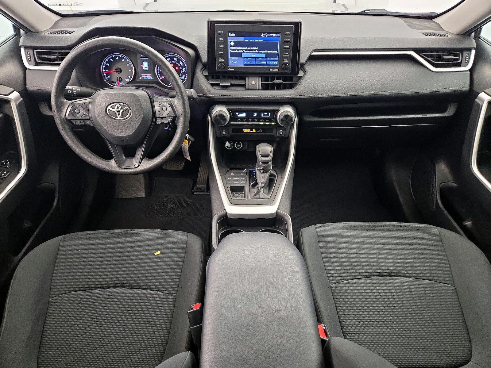 2021 Toyota RAV4 LE - Photo 8