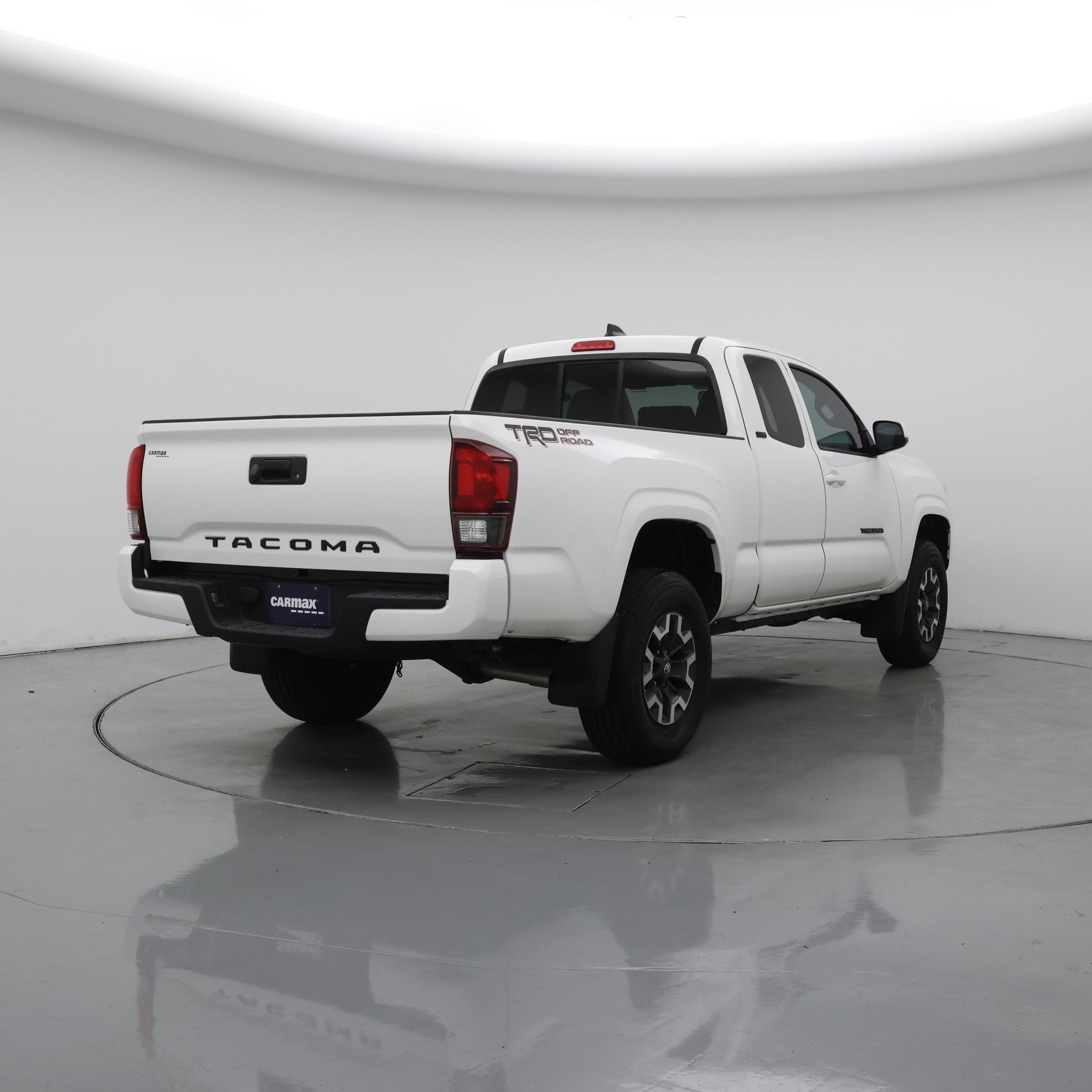 Thumbnail: 2022 Toyota Tacoma - 8