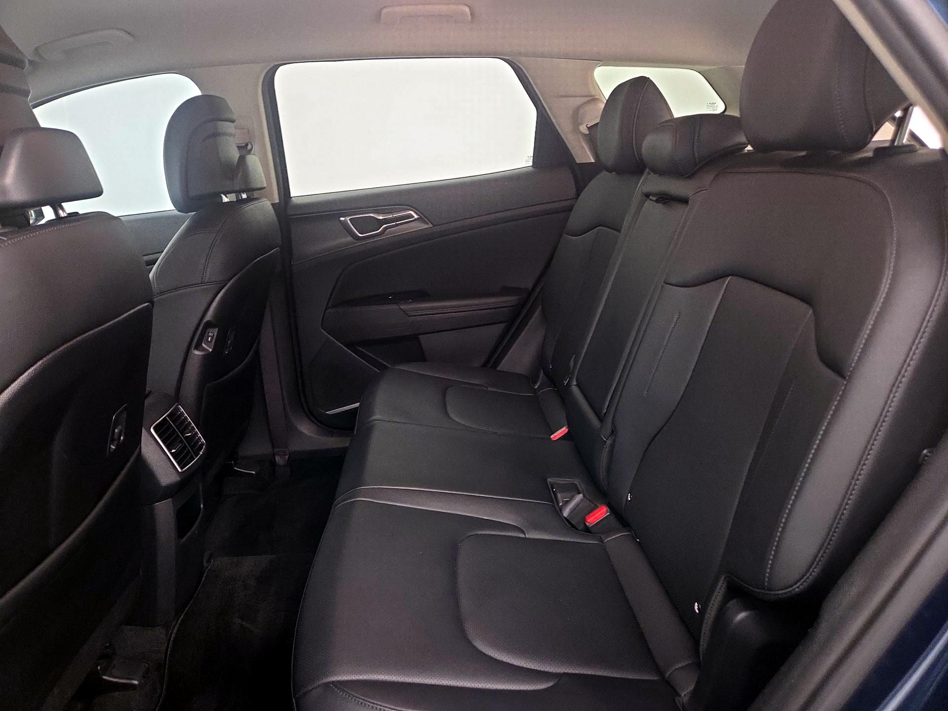 Thumbnail: 2023 Kia Sportage - 20