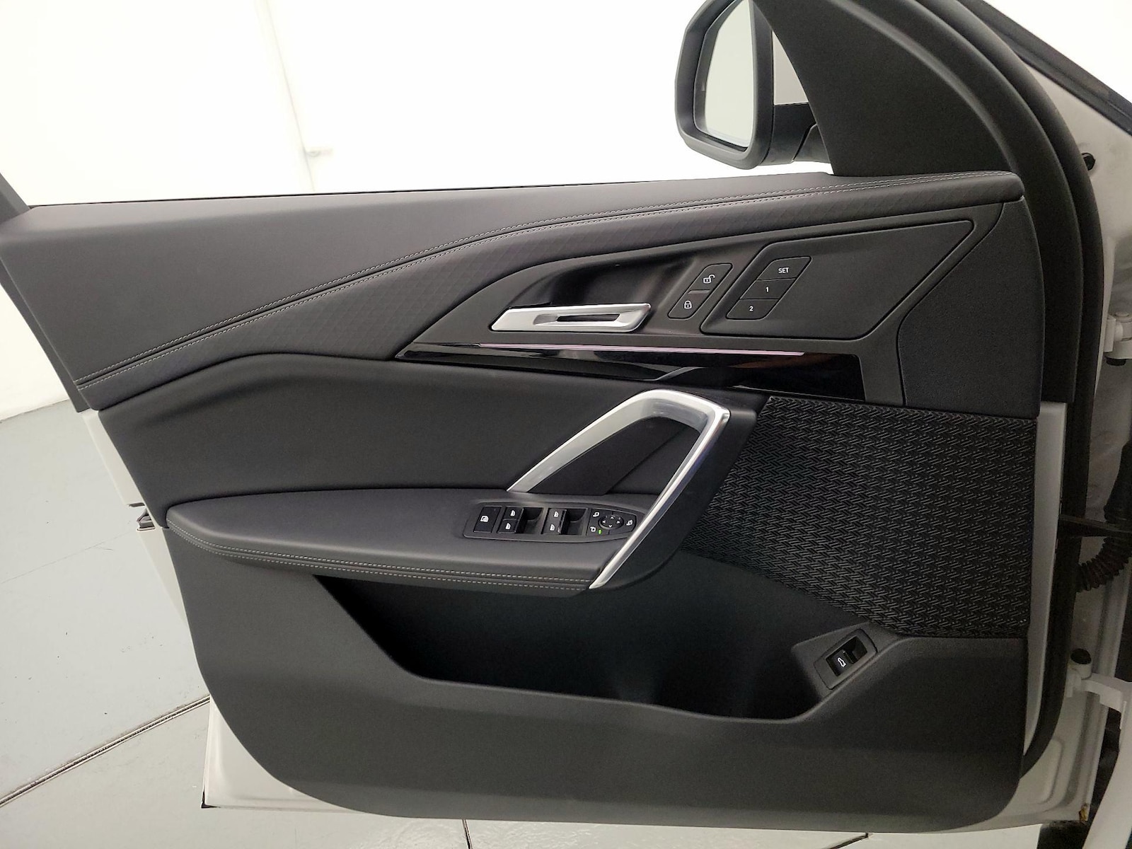 2025 BMW X2 28i - Photo 13