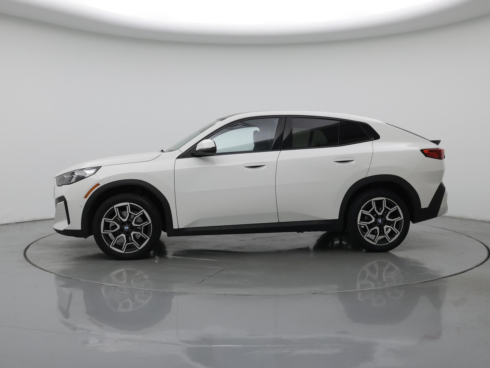 2025 BMW X2 28i - Photo 4