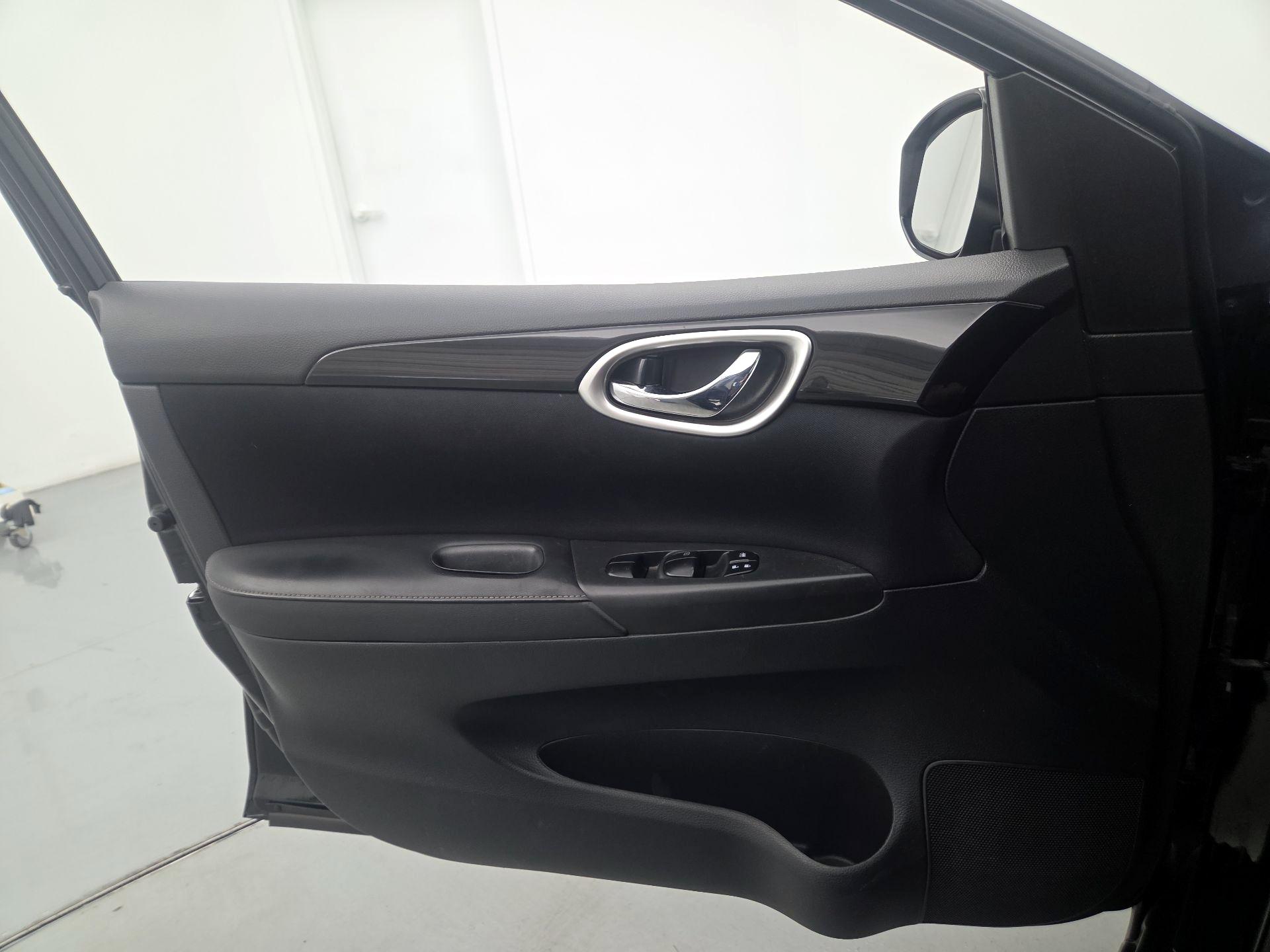 Thumbnail: 2018 Nissan Sentra - 12