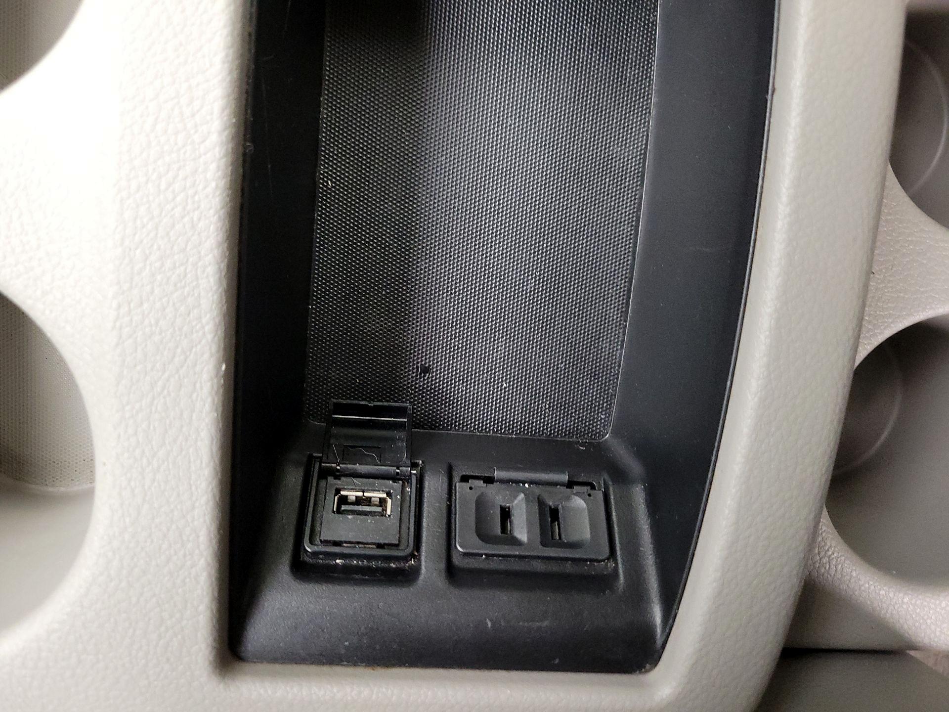 Thumbnail: 2016 Nissan Quest - 18