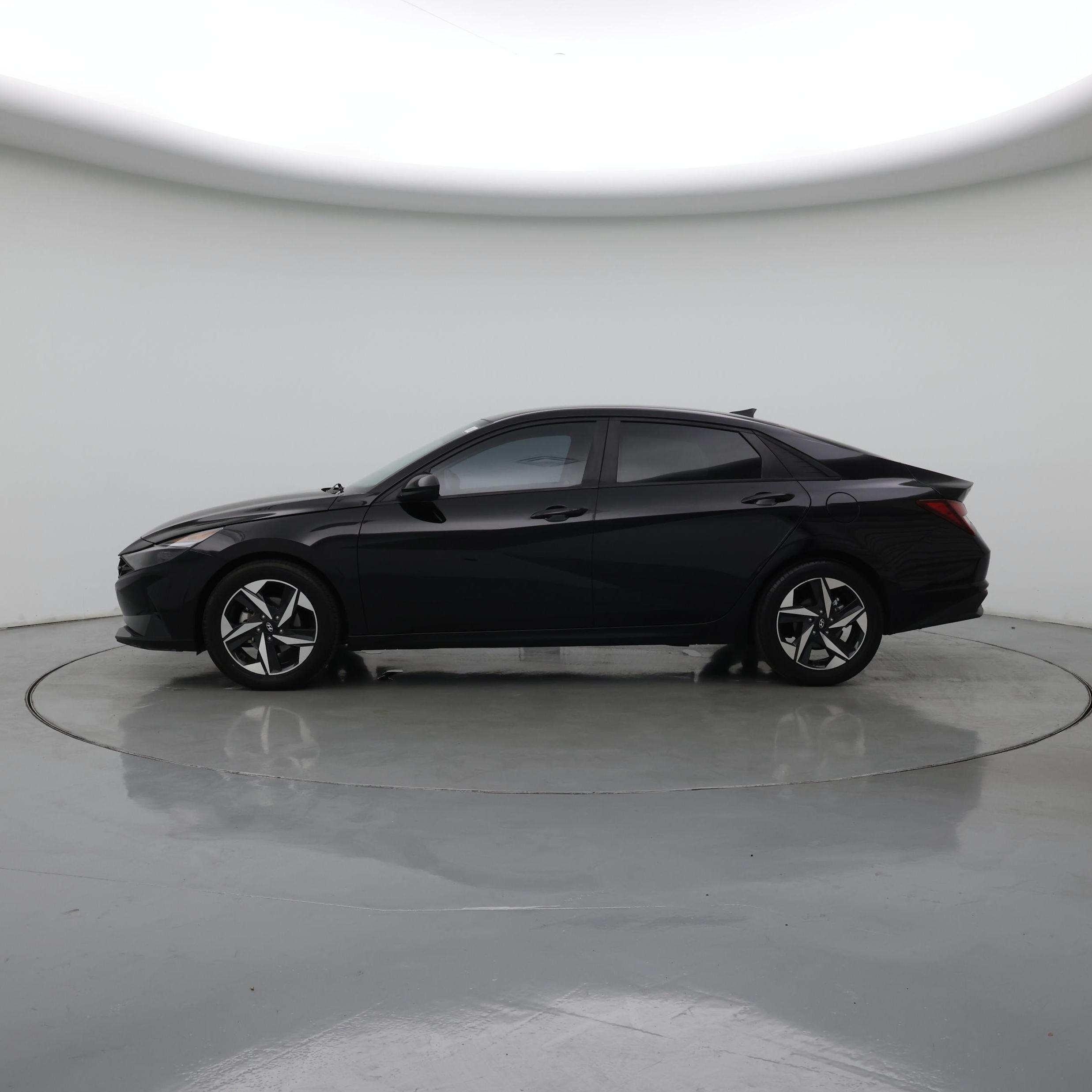 Thumbnail: 2023 Hyundai Elantra - 3
