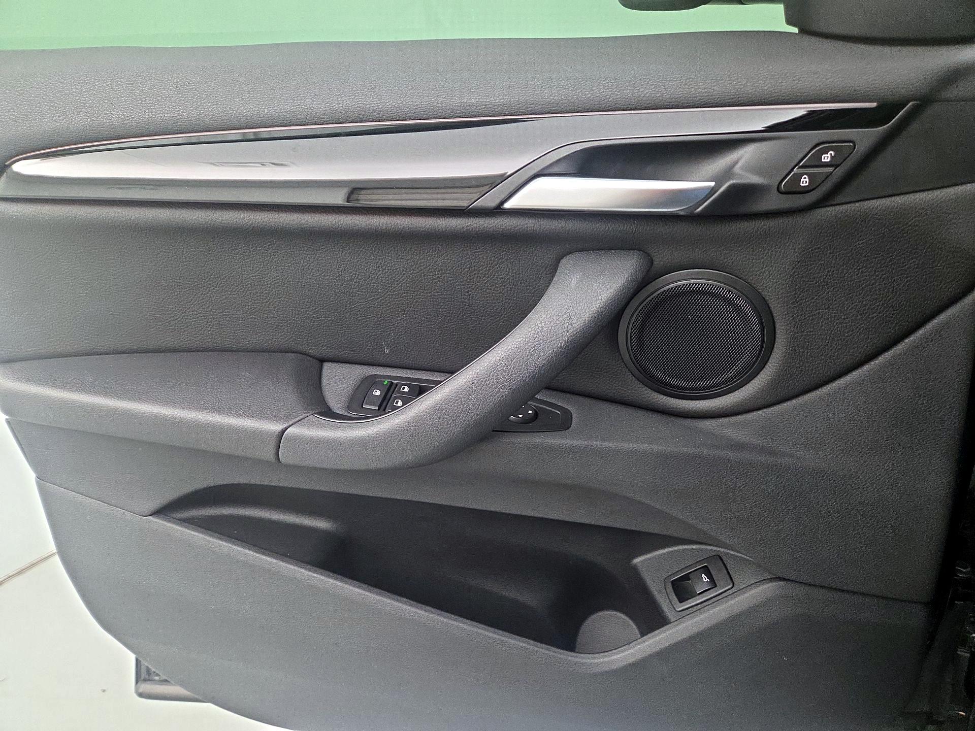 Thumbnail: 2019 BMW X1 - 12