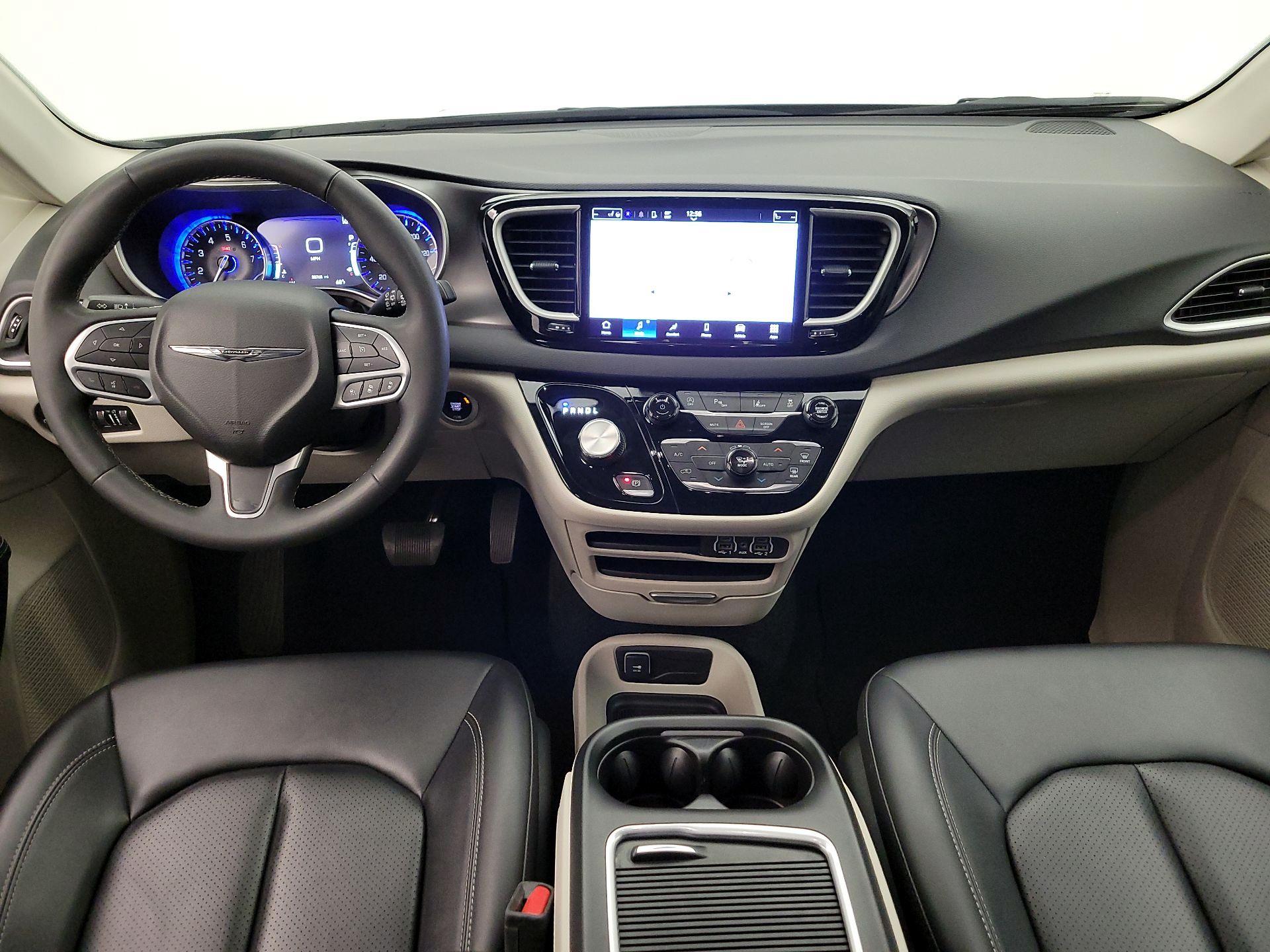 Thumbnail: 2024 Chrysler Pacifica - 9