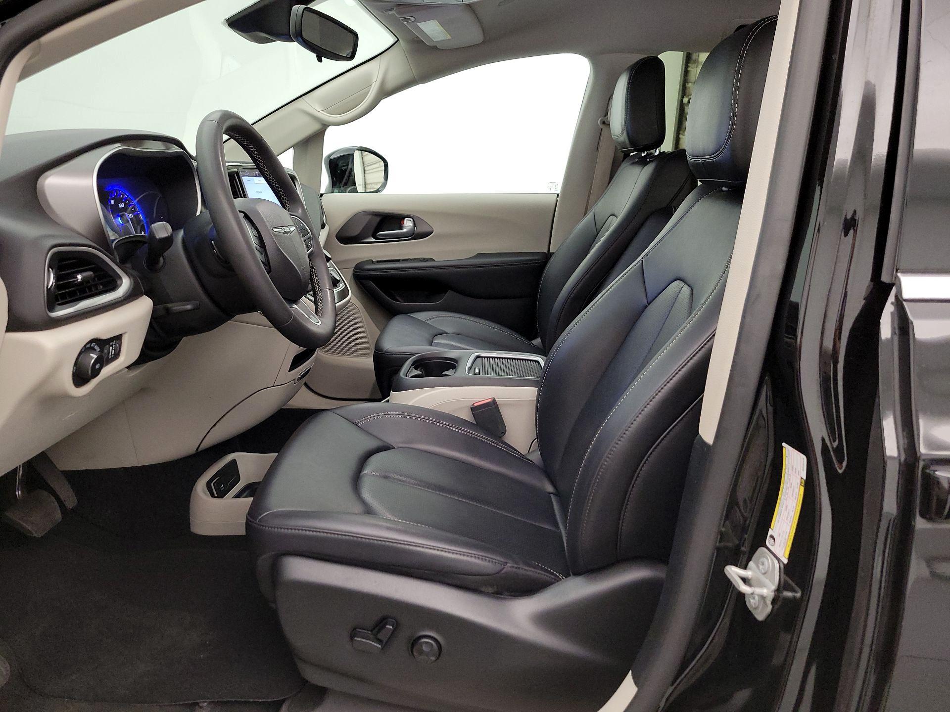Thumbnail: 2024 Chrysler Pacifica - 11