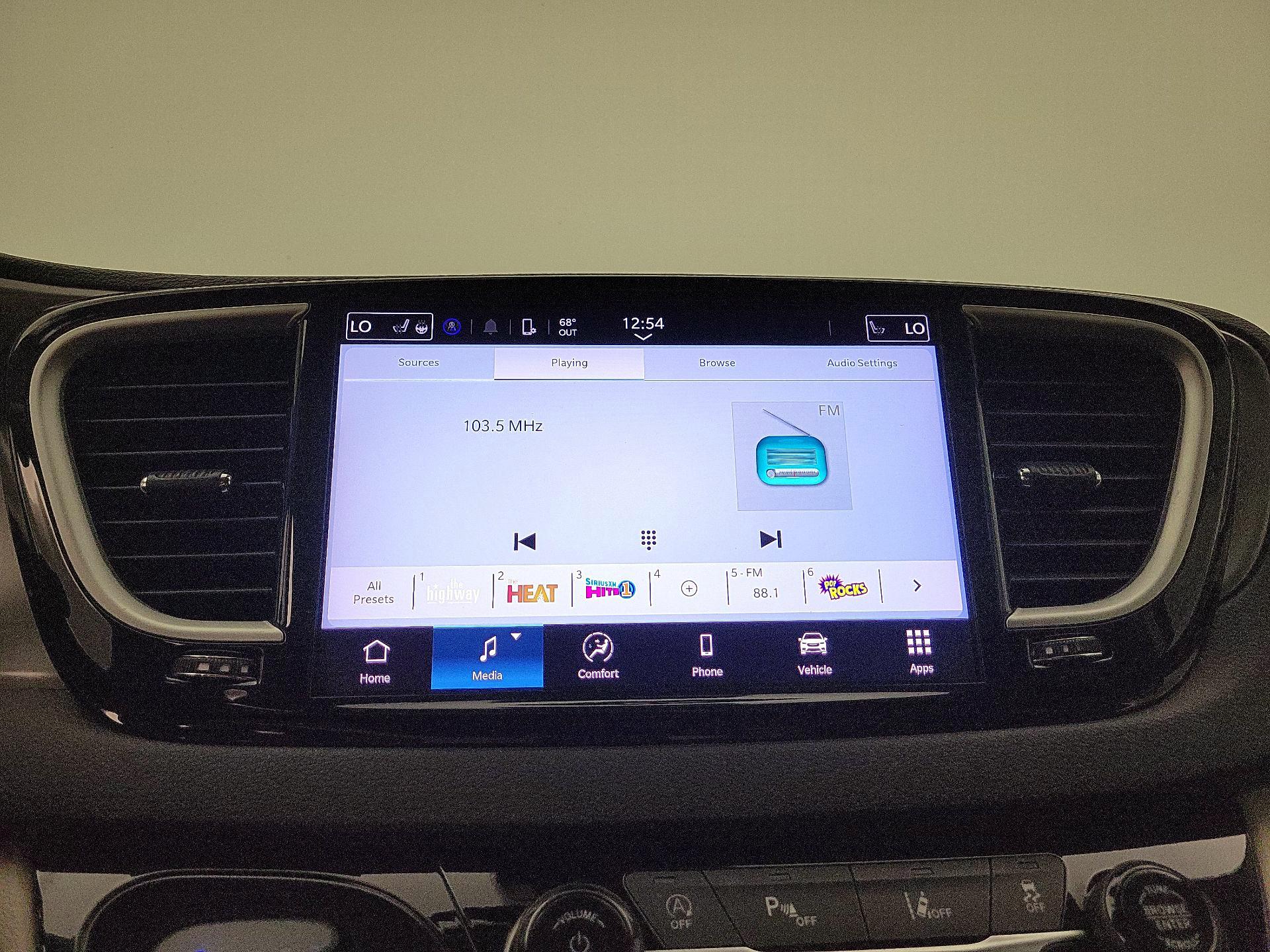 Thumbnail: 2024 Chrysler Pacifica - 15