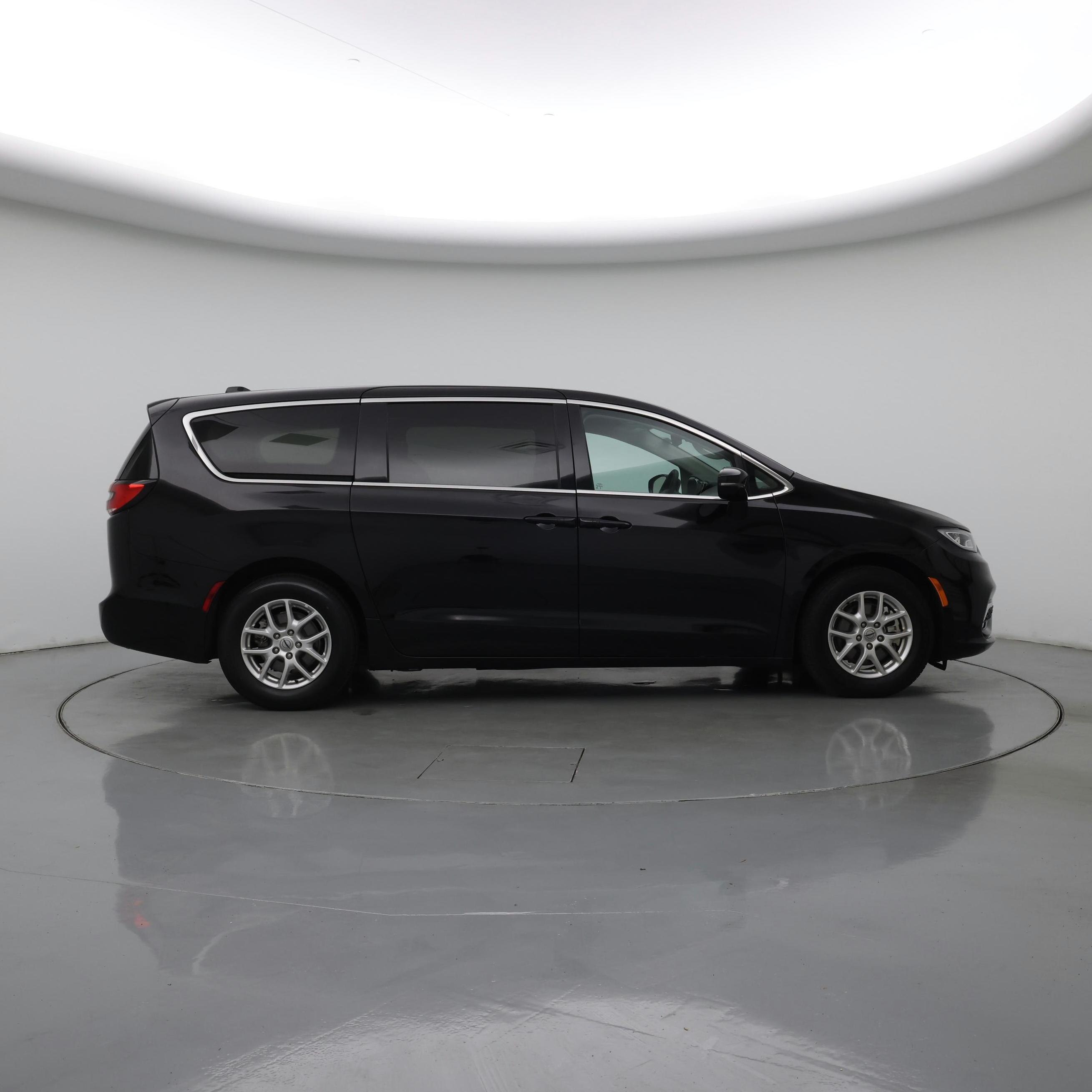 Thumbnail: 2024 Chrysler Pacifica - 7