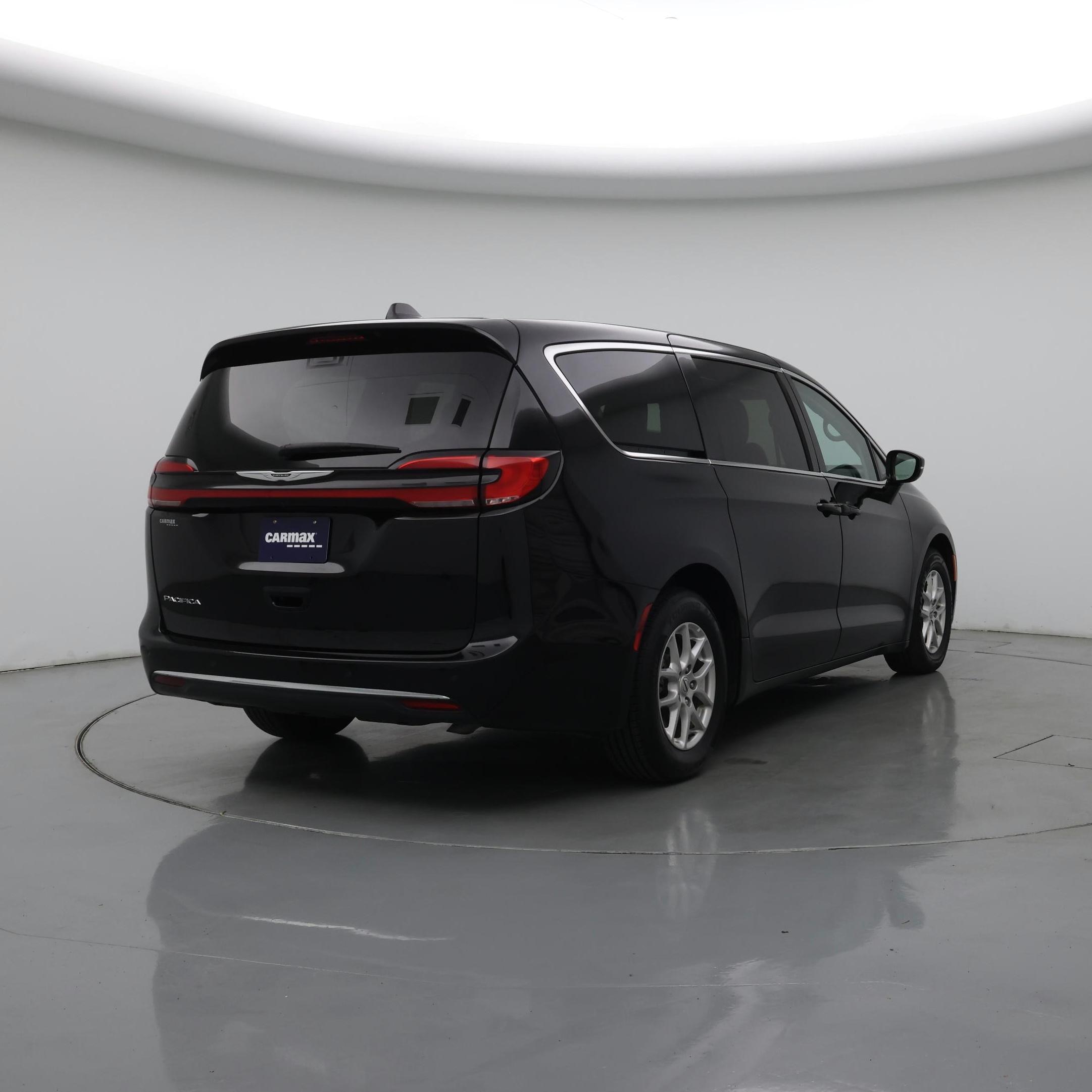 Thumbnail: 2024 Chrysler Pacifica - 8