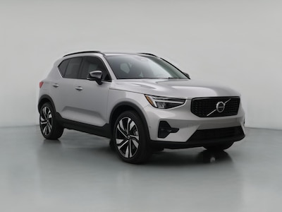 2023 Volvo XC40 B5 Ultimate Dark Theme