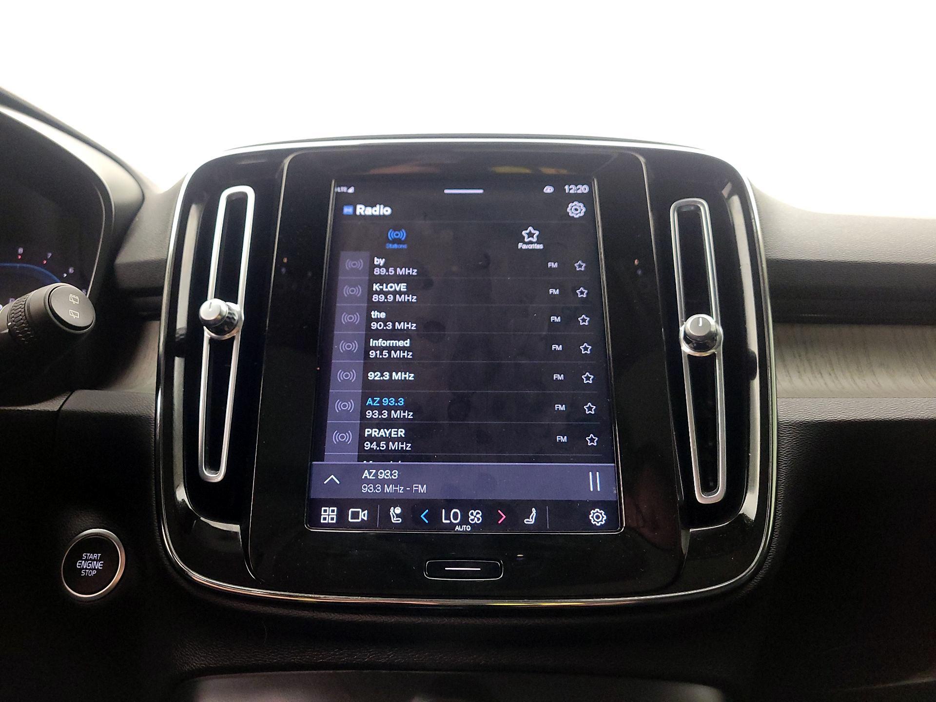 Thumbnail: 2023 Volvo XC40 - 15