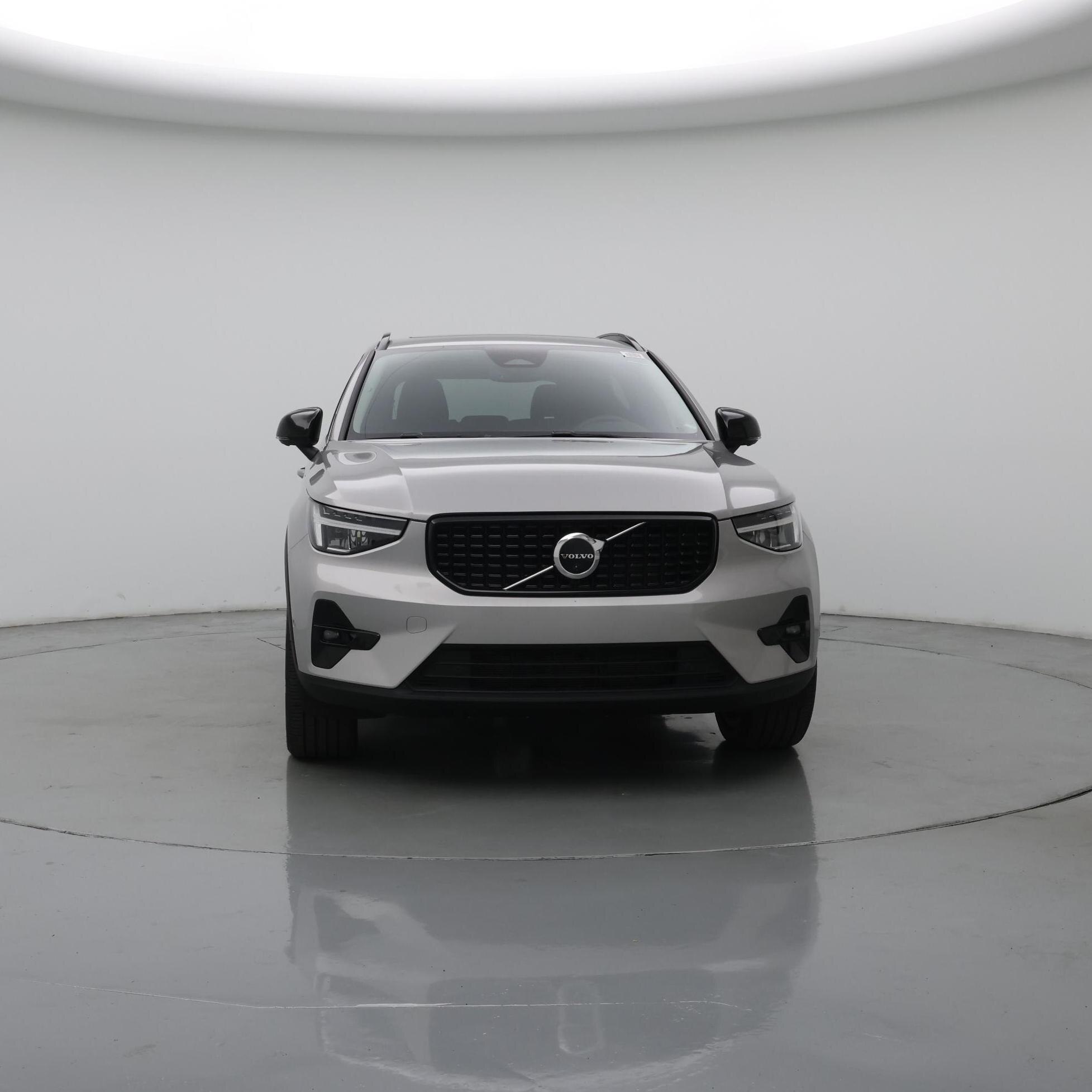 Thumbnail: 2023 Volvo XC40 - 5