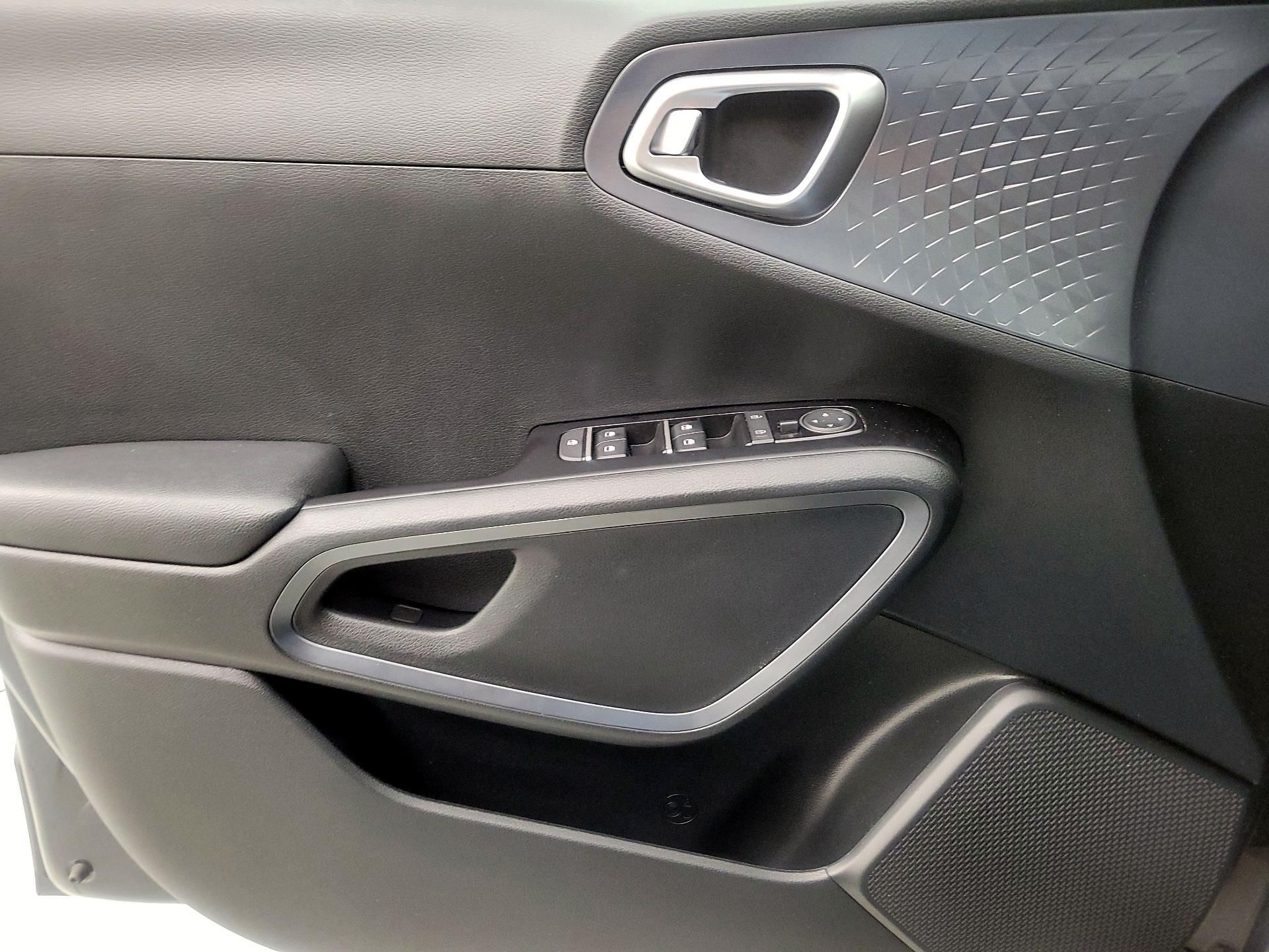 Thumbnail: 2022 Kia Soul - 12