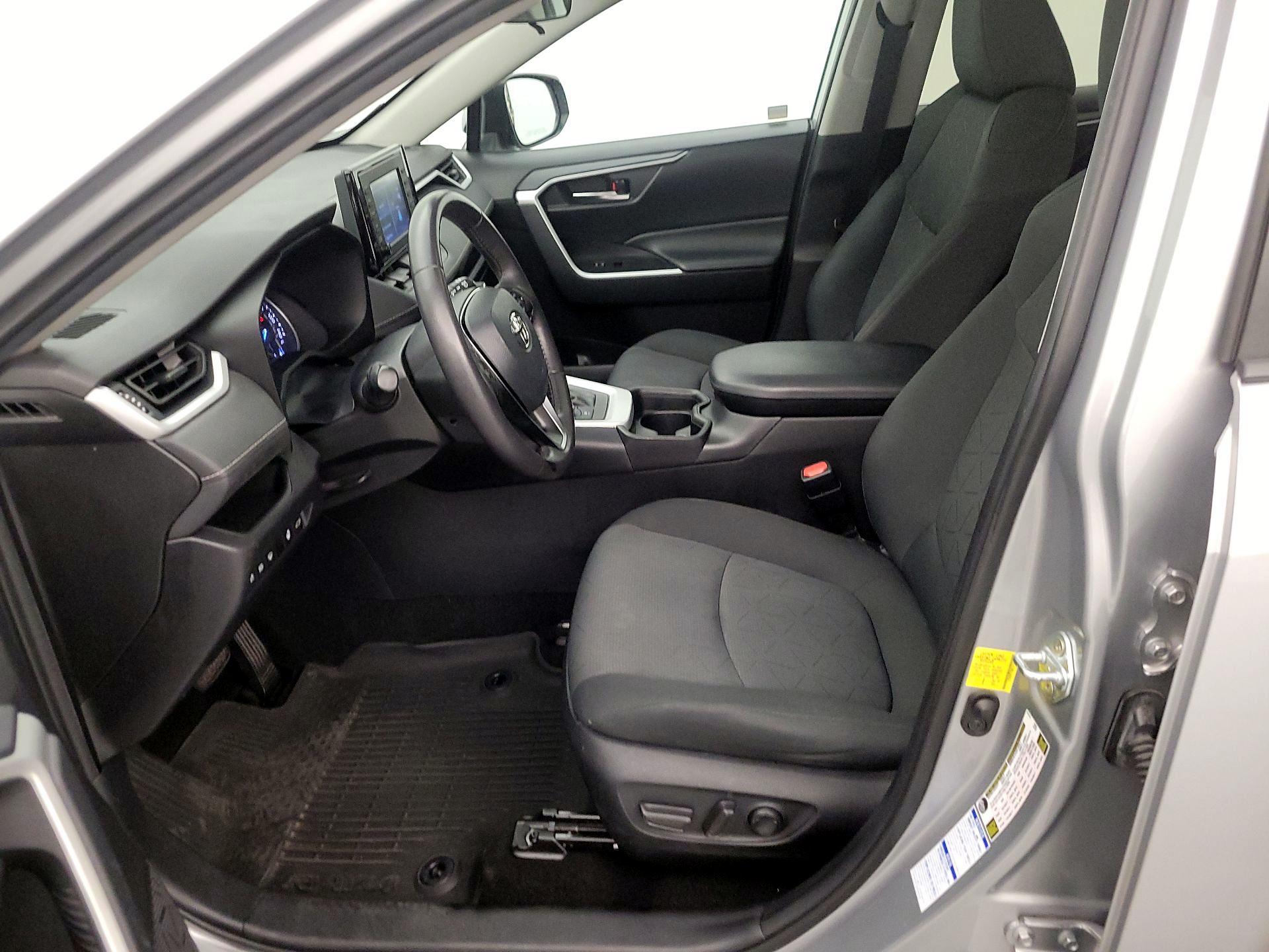 Thumbnail: 2021 Toyota RAV4 - 11