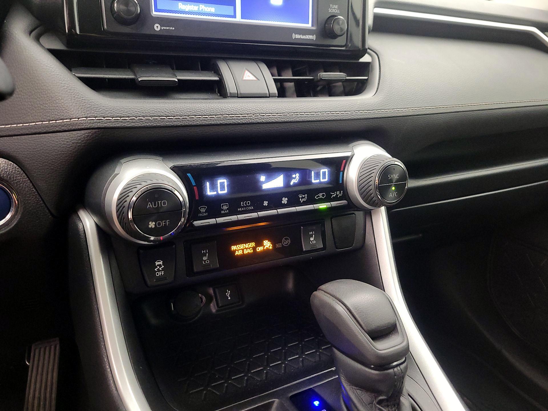 Thumbnail: 2021 Toyota RAV4 - 16