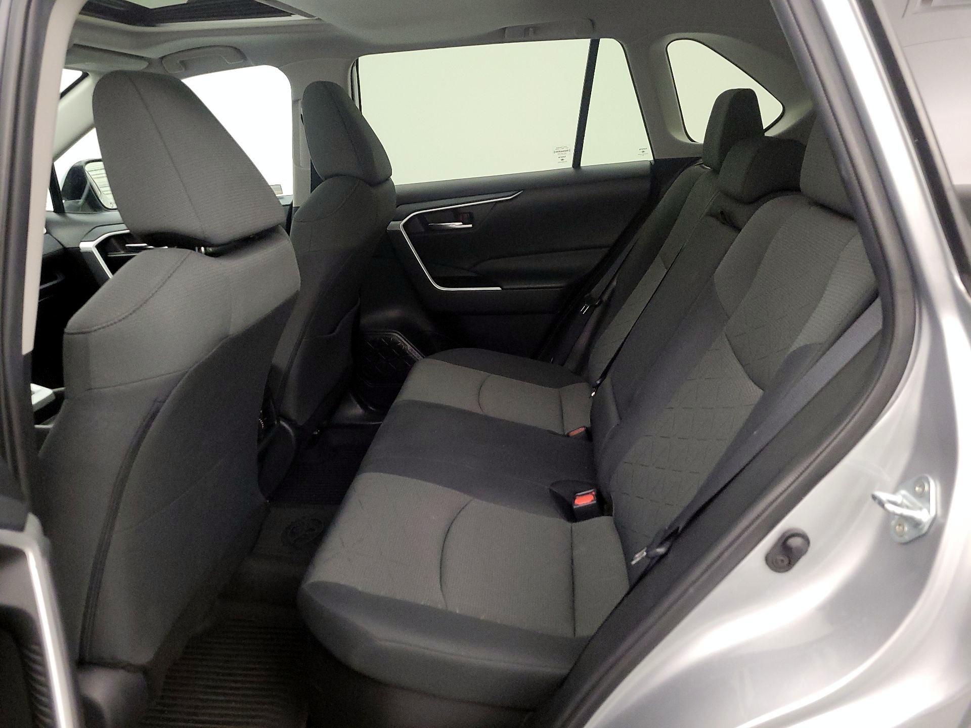 Thumbnail: 2021 Toyota RAV4 - 20