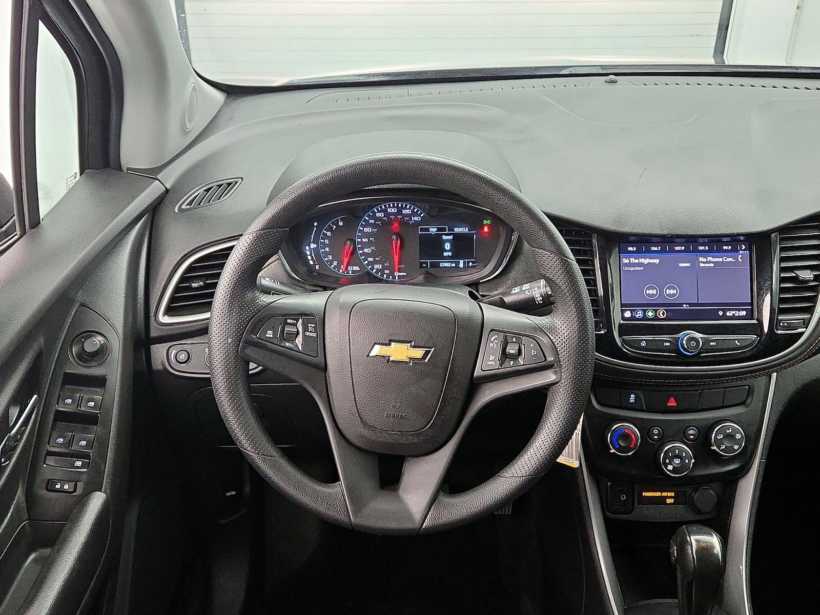 2021 Chevrolet Trax LS - Photo 11