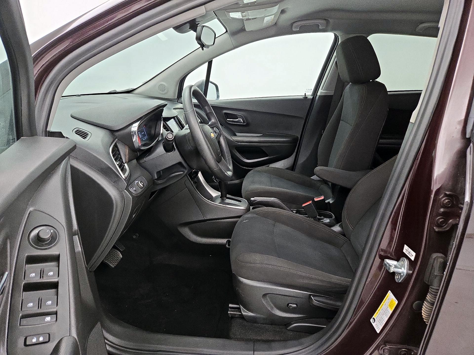 Thumbnail: 2021 Chevrolet Trax - 11