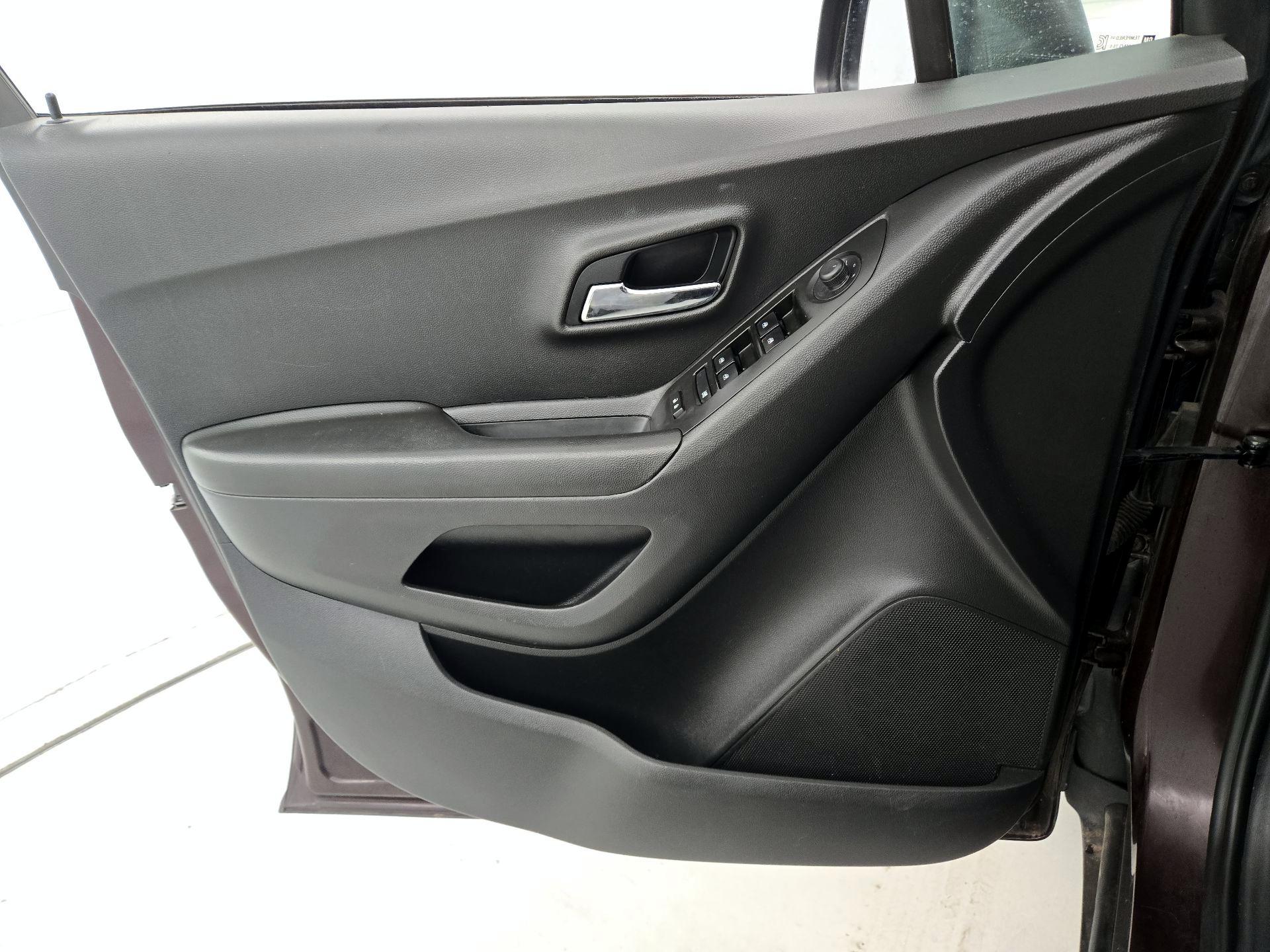 Thumbnail: 2021 Chevrolet Trax - 12