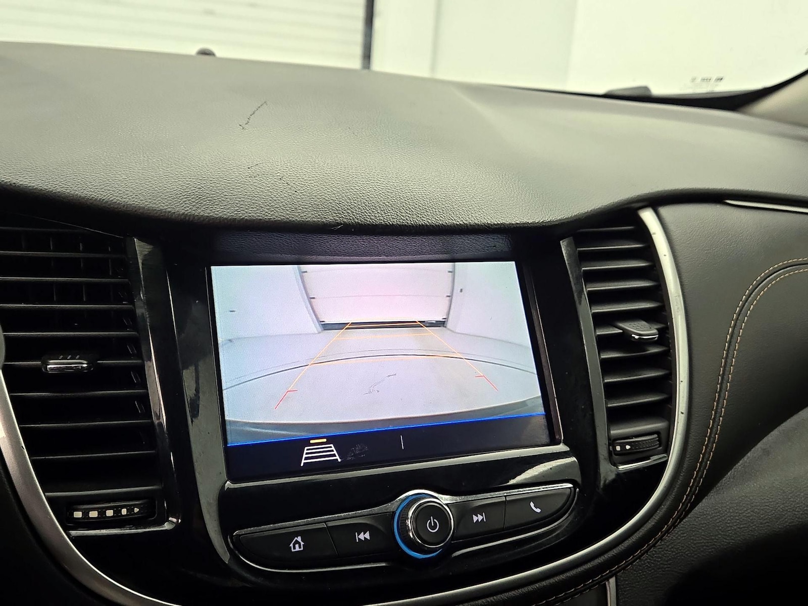 2021 Chevrolet Trax LS - Photo 15