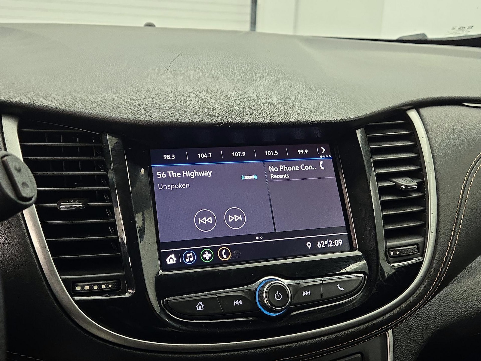2021 Chevrolet Trax LS - Photo 16