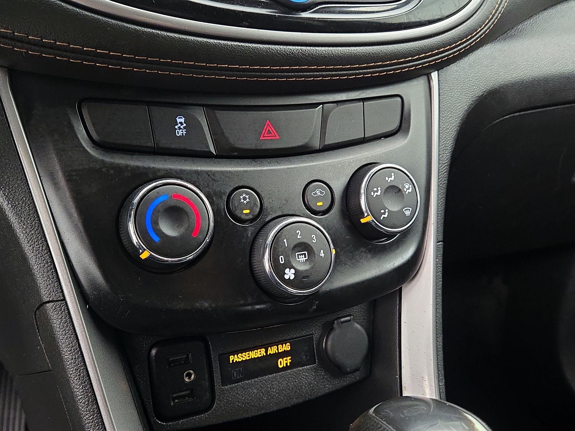 Thumbnail: 2021 Chevrolet Trax - 16