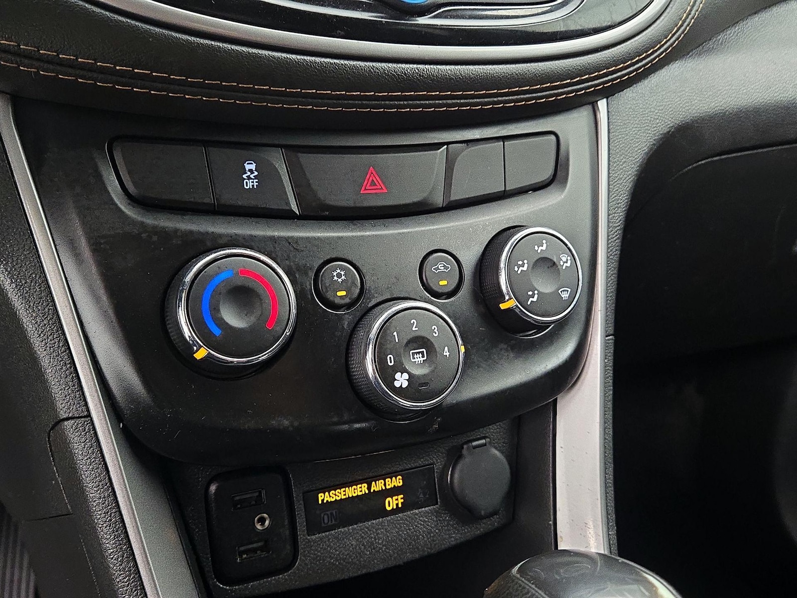 2021 Chevrolet Trax LS - Photo 17