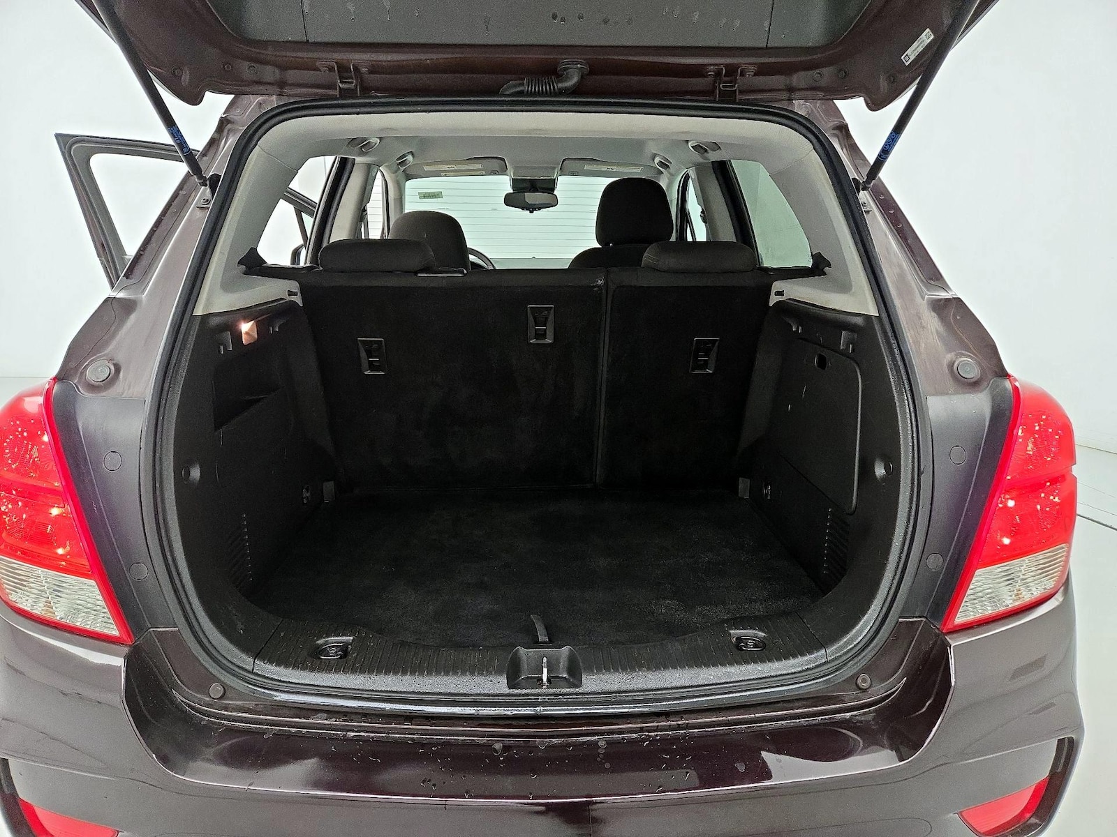 2021 Chevrolet Trax LS - Photo 21