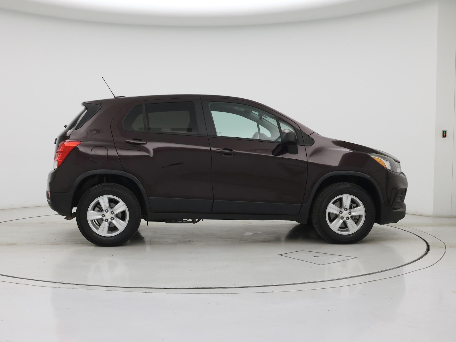 2021 Chevrolet Trax LS - Photo 8