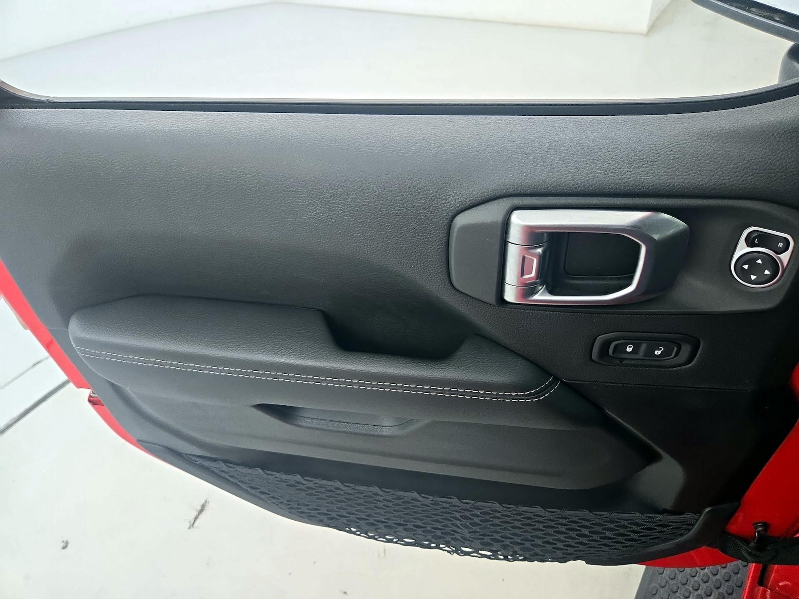 2023 Jeep Wrangler 4-Door Sahara - Photo 13