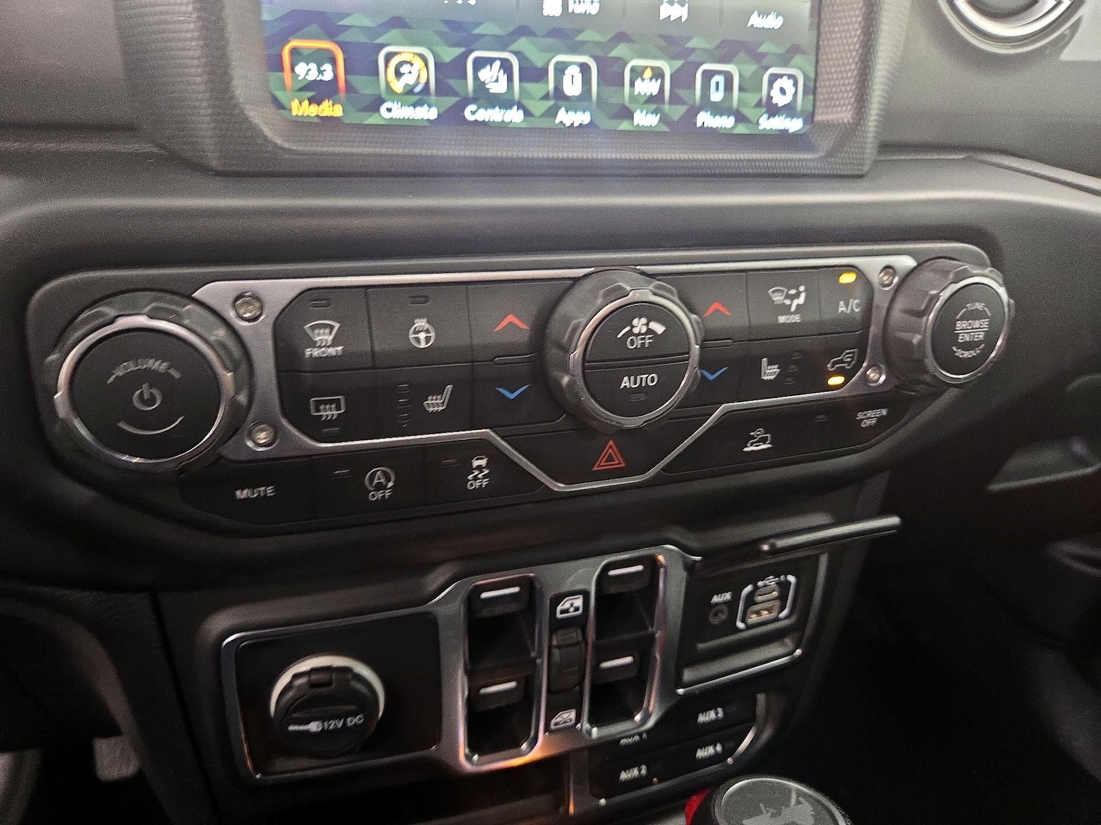 2023 Jeep Wrangler 4-Door Sahara - Photo 18