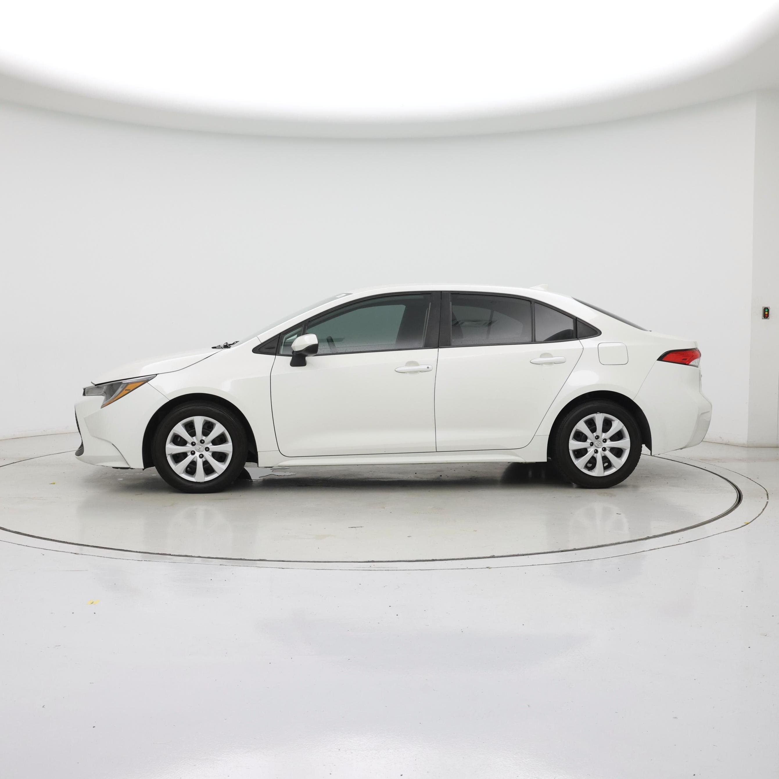 Thumbnail: 2021 Toyota Corolla - 3