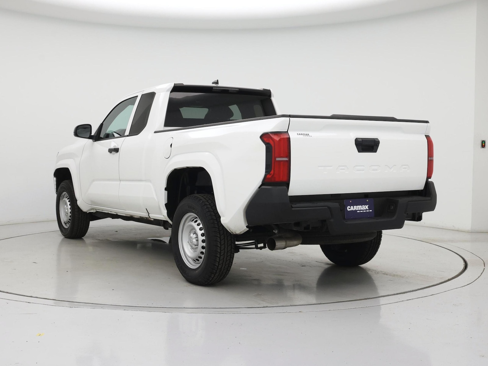 2025 Toyota Tacoma SR - Photo 3