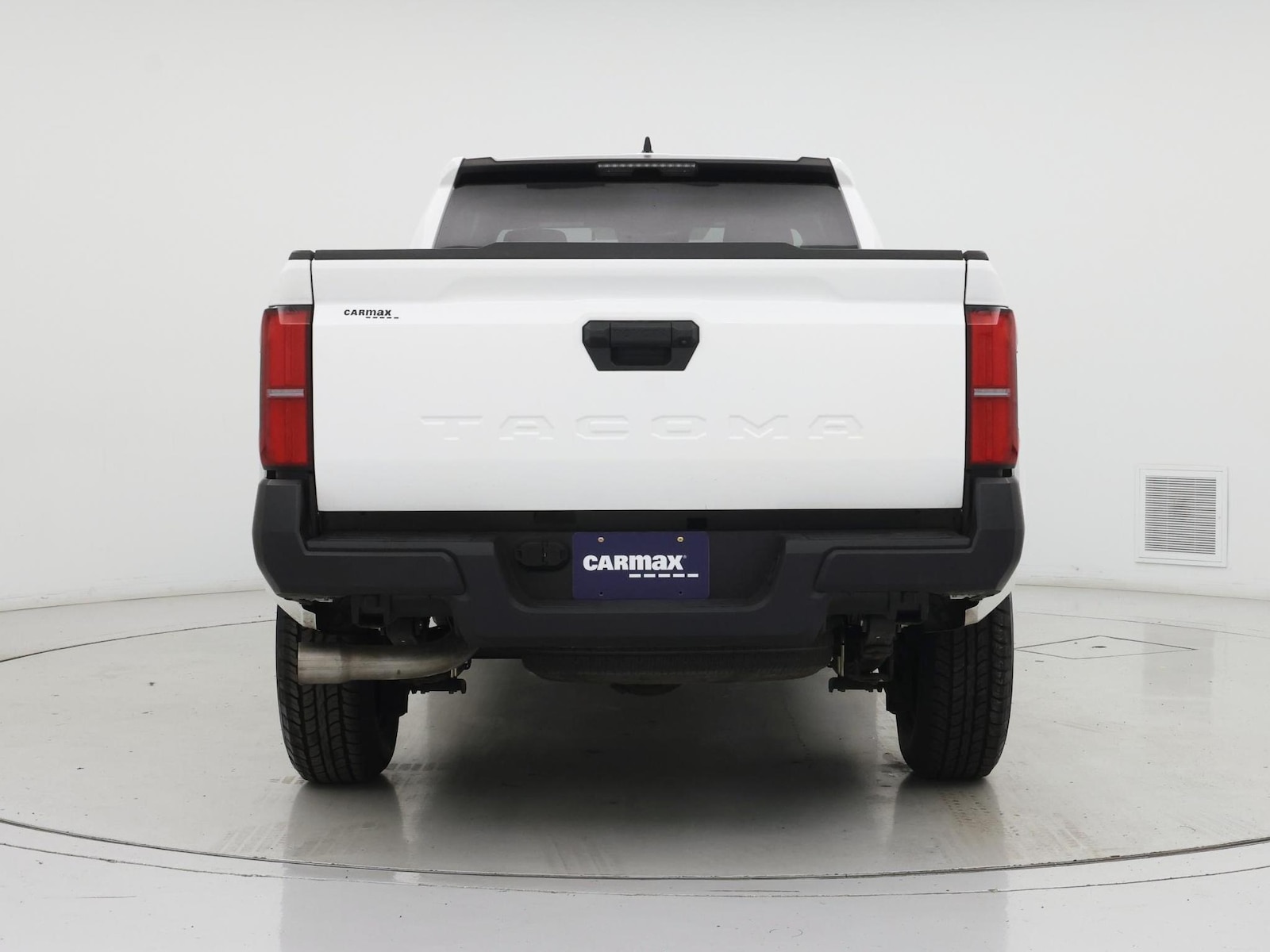 2025 Toyota Tacoma SR - Photo 7