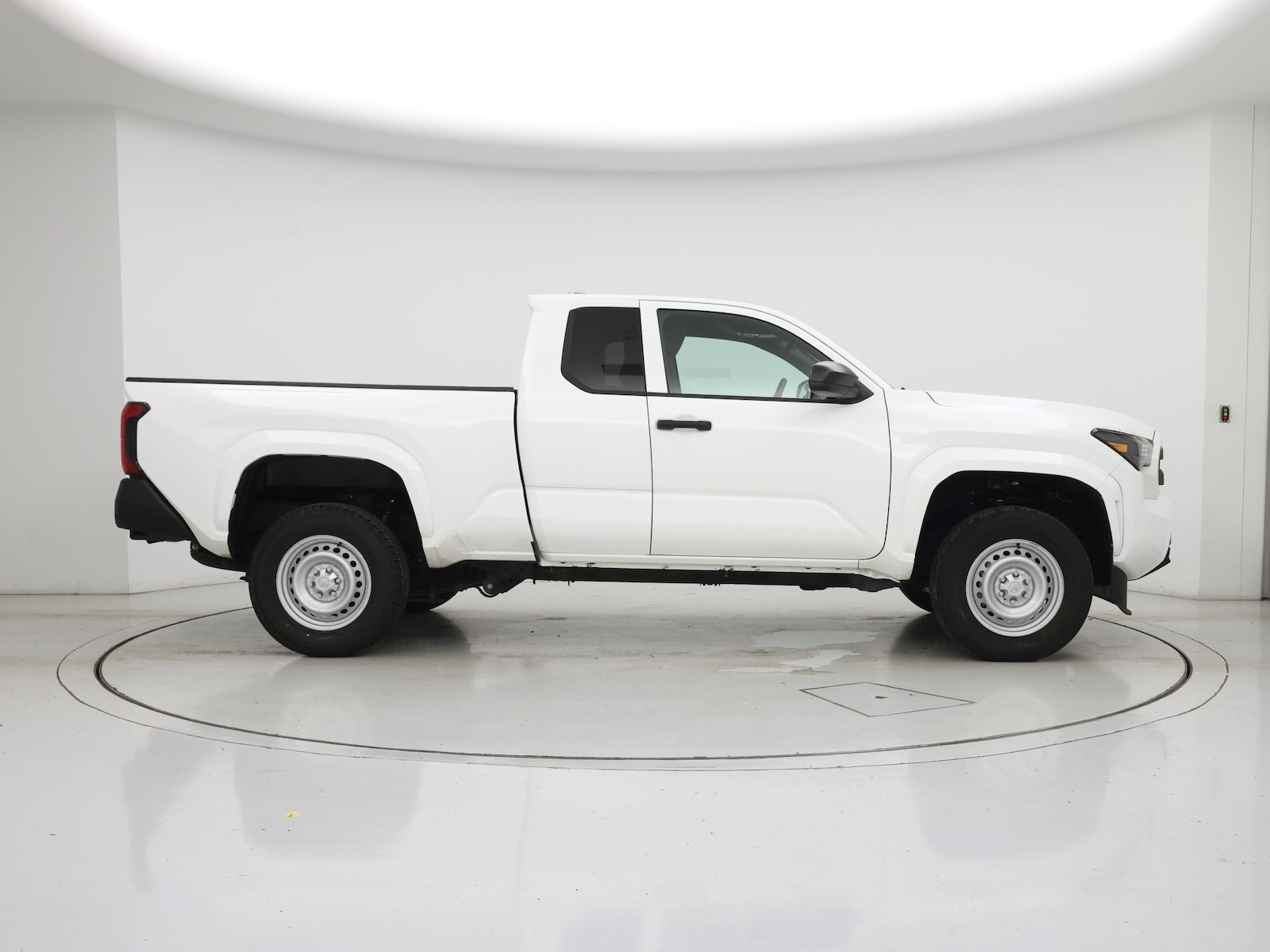 2025 Toyota Tacoma SR - Photo 8