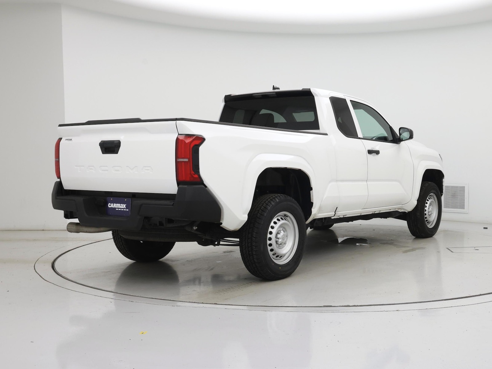2025 Toyota Tacoma SR - Photo 9