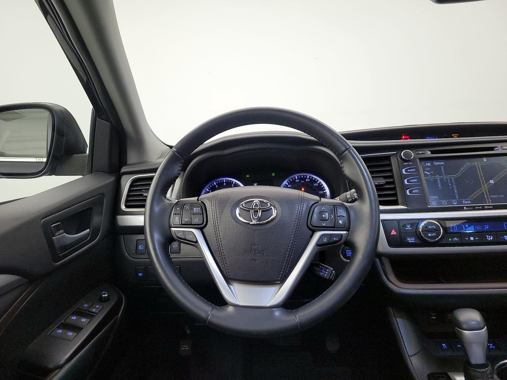 Thumbnail: 2019 Toyota Highlander - 10