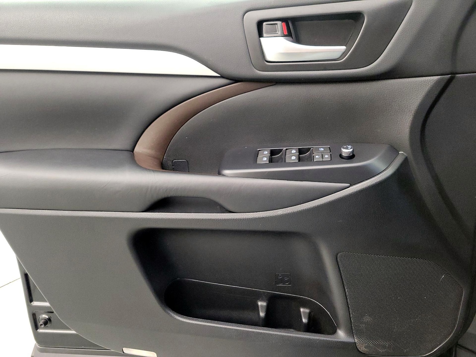 2019 Toyota Highlander XLE - Photo 13