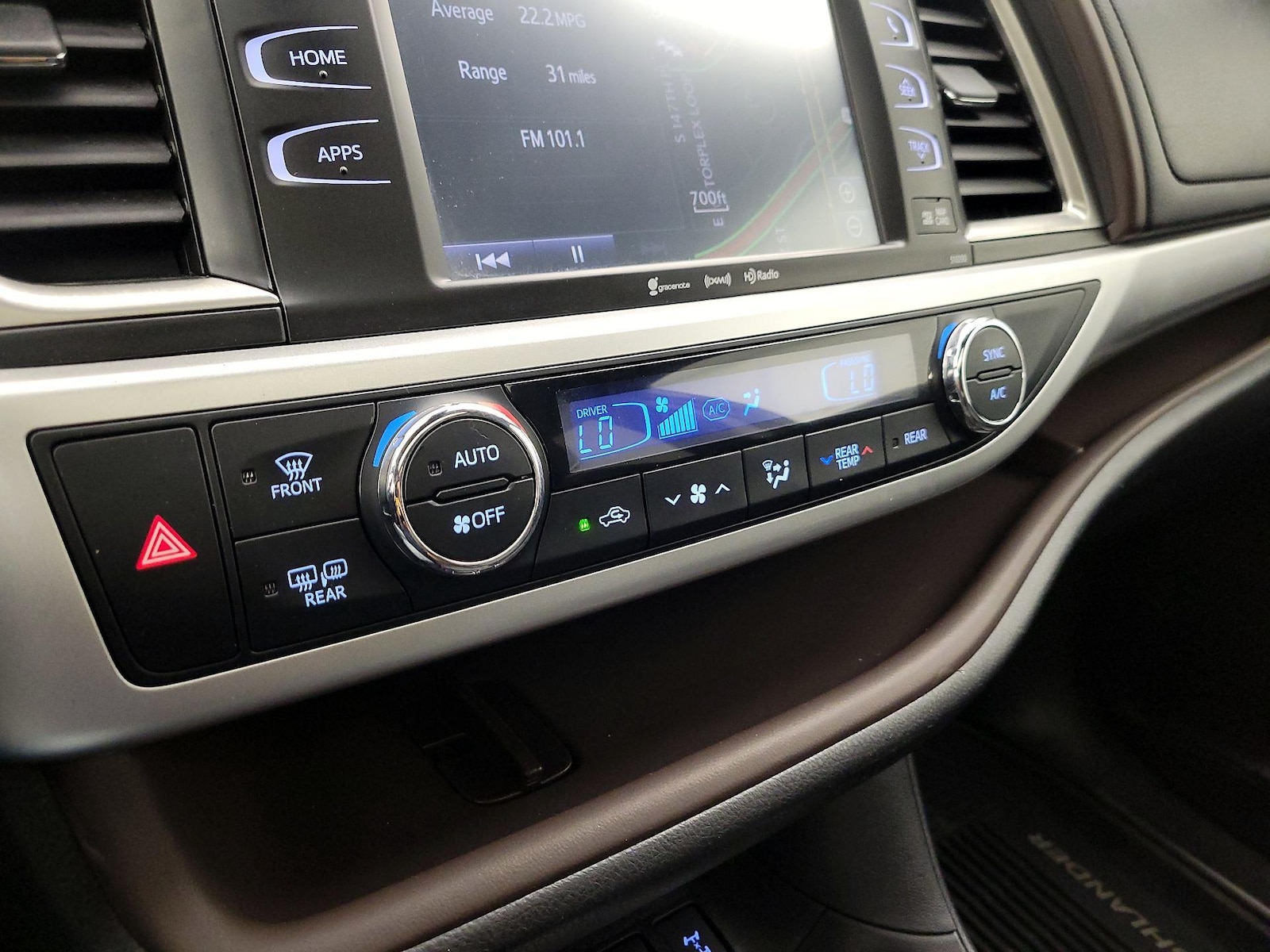 2019 Toyota Highlander XLE - Photo 18