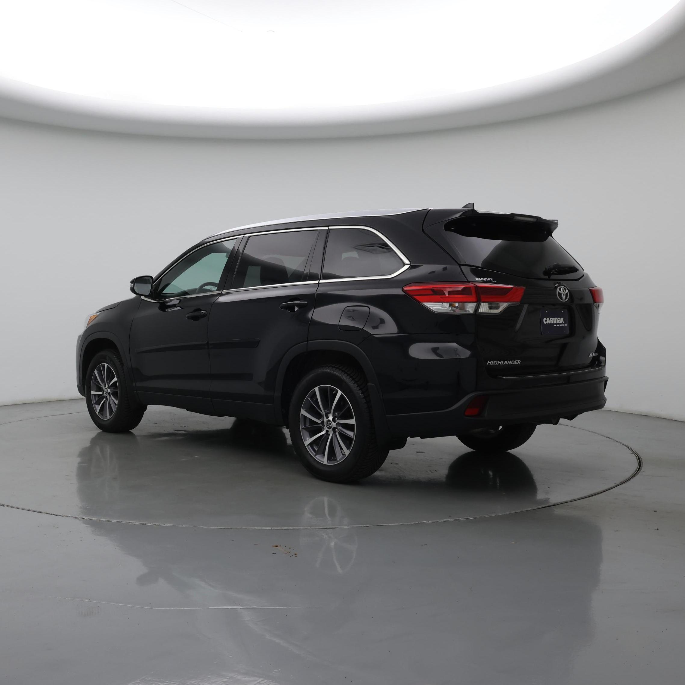 Thumbnail: 2019 Toyota Highlander - 2