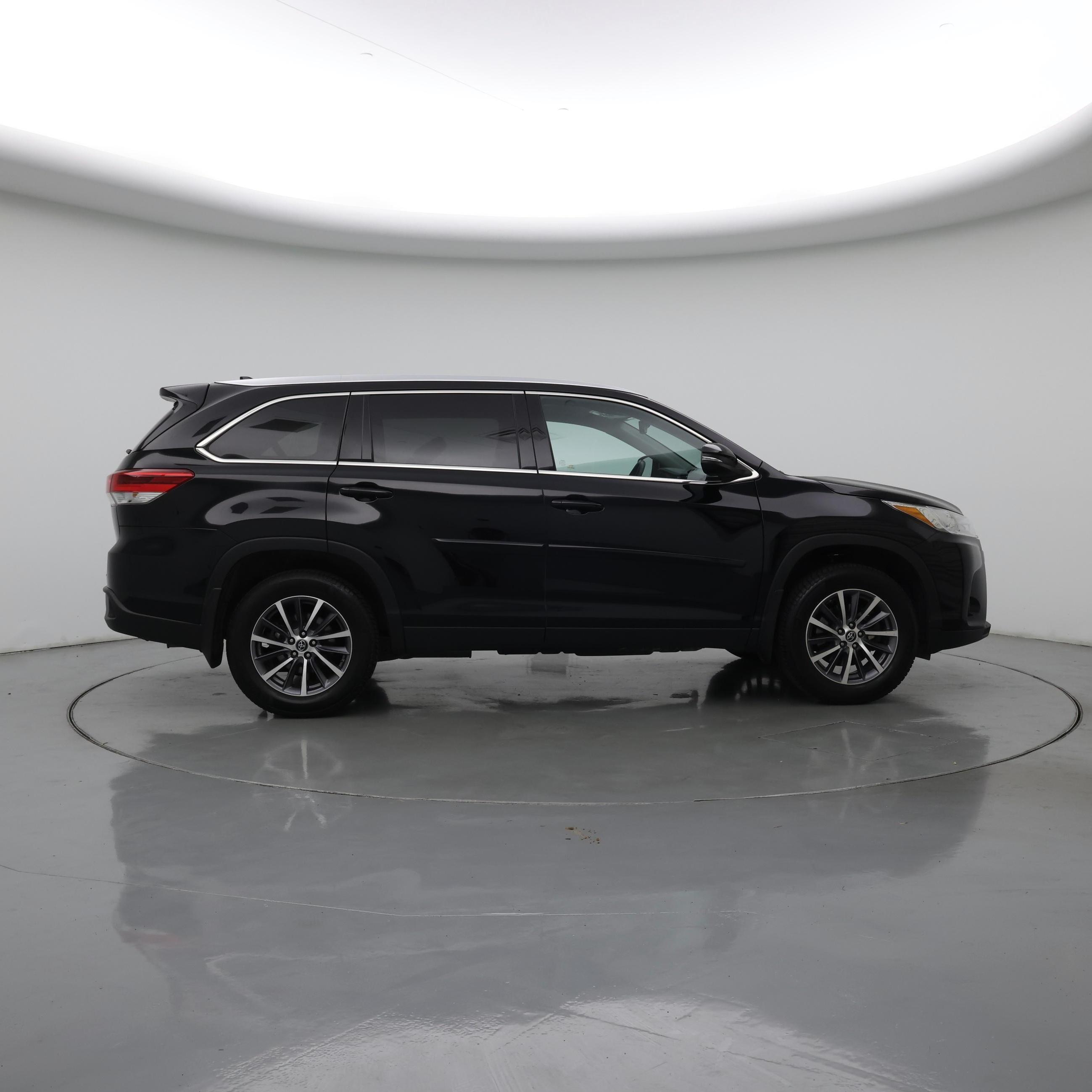 Thumbnail: 2019 Toyota Highlander - 7