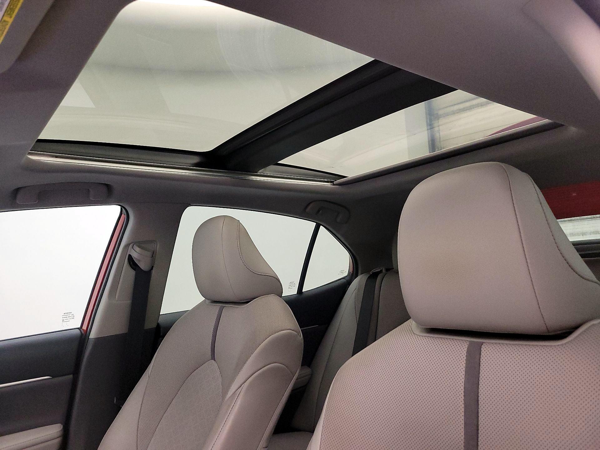Thumbnail: 2021 Toyota Camry - 20