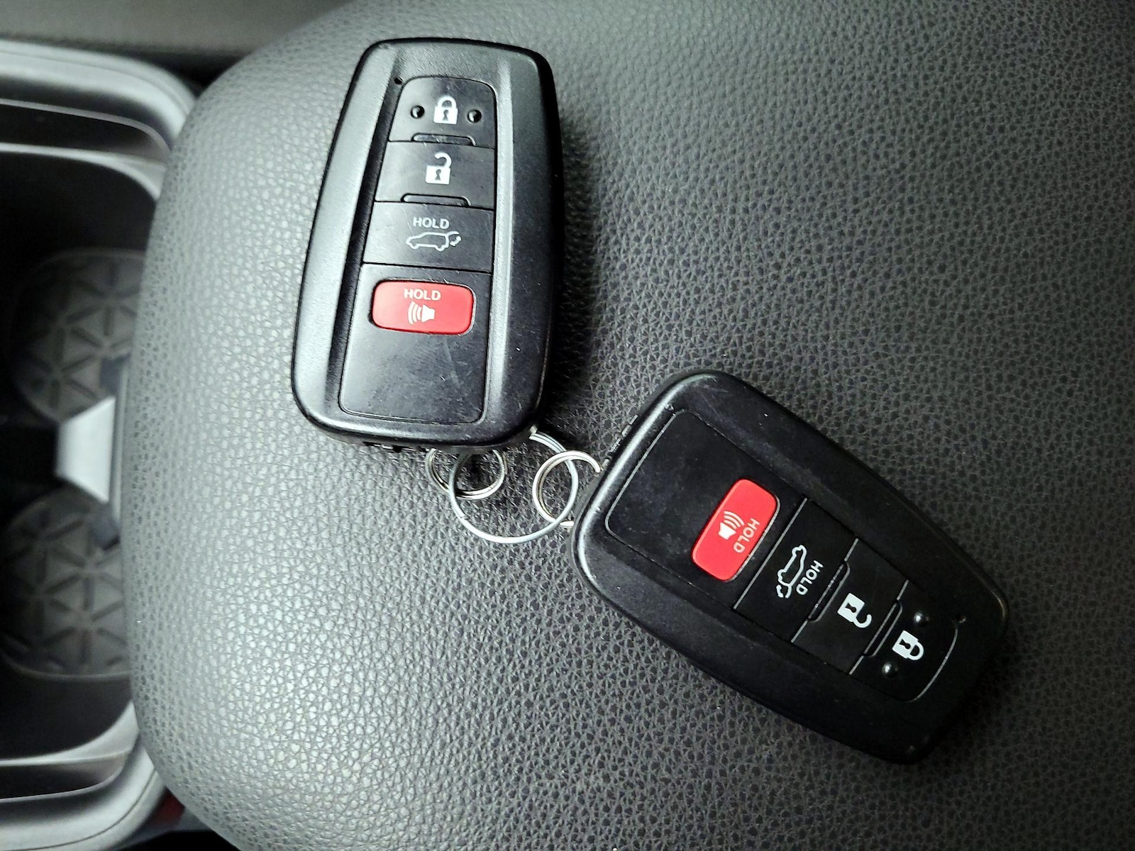 2021 Toyota RAV4 XLE - Photo 24