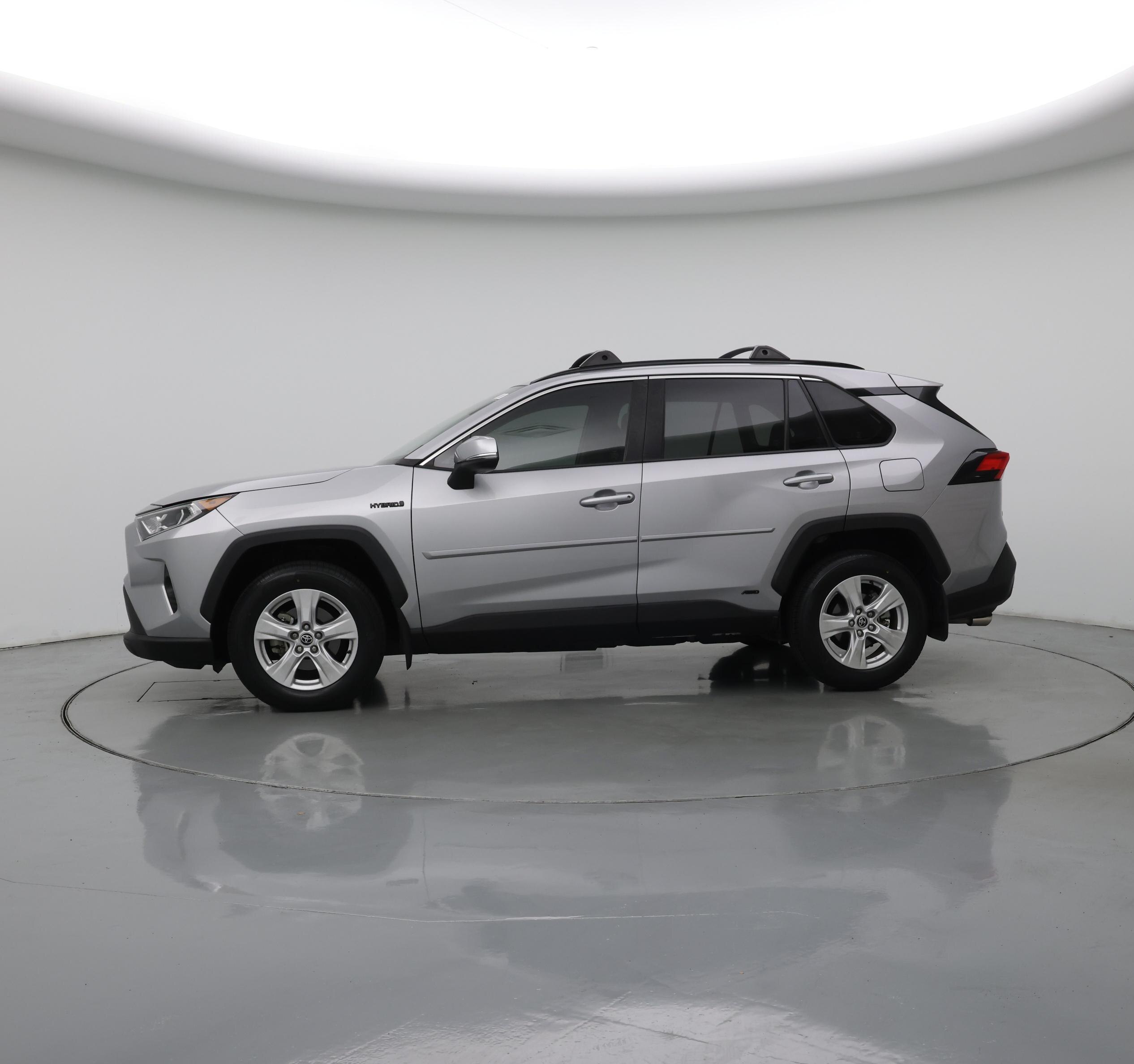 Thumbnail: 2021 Toyota RAV4 - 3