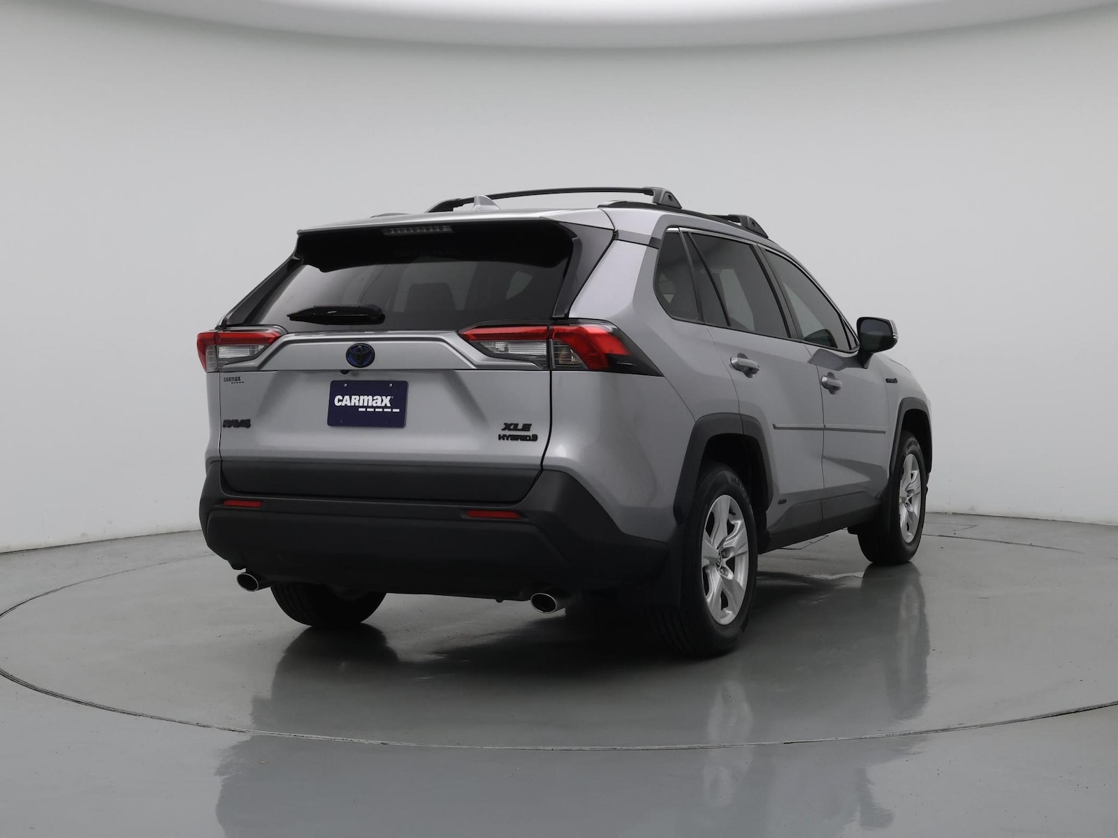 2021 Toyota RAV4 XLE - Photo 9