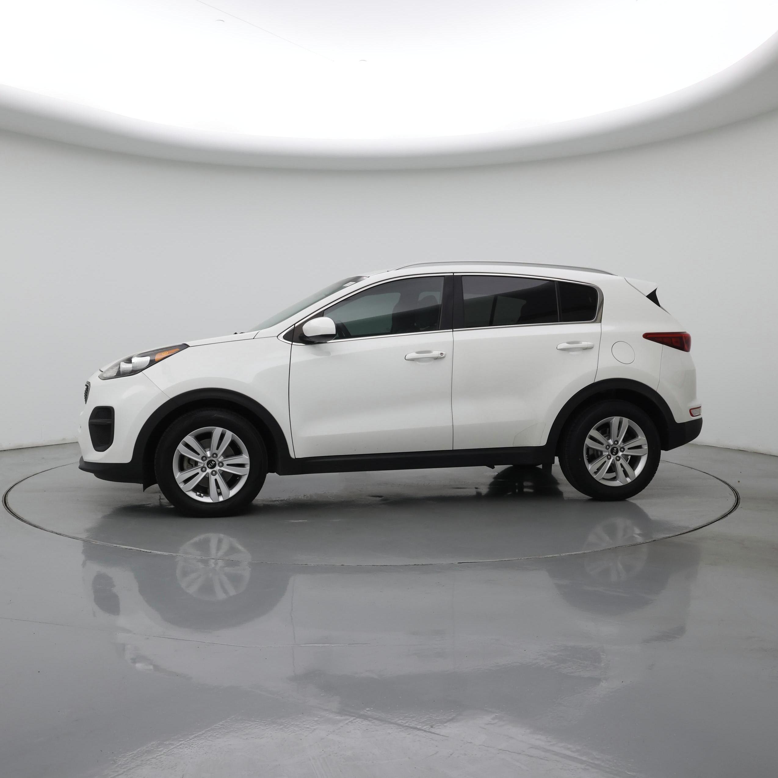 Thumbnail: 2017 Kia Sportage - 3