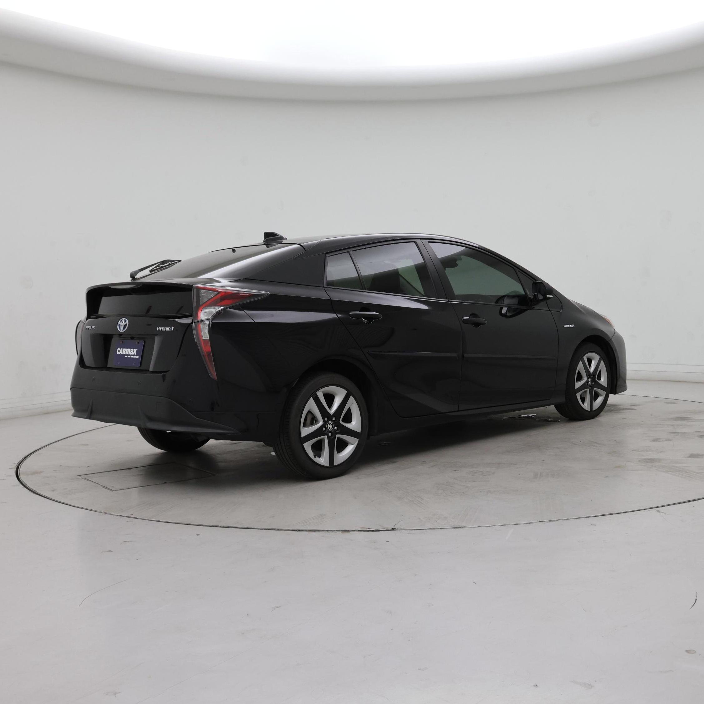 Thumbnail: 2017 Toyota Prius - 8