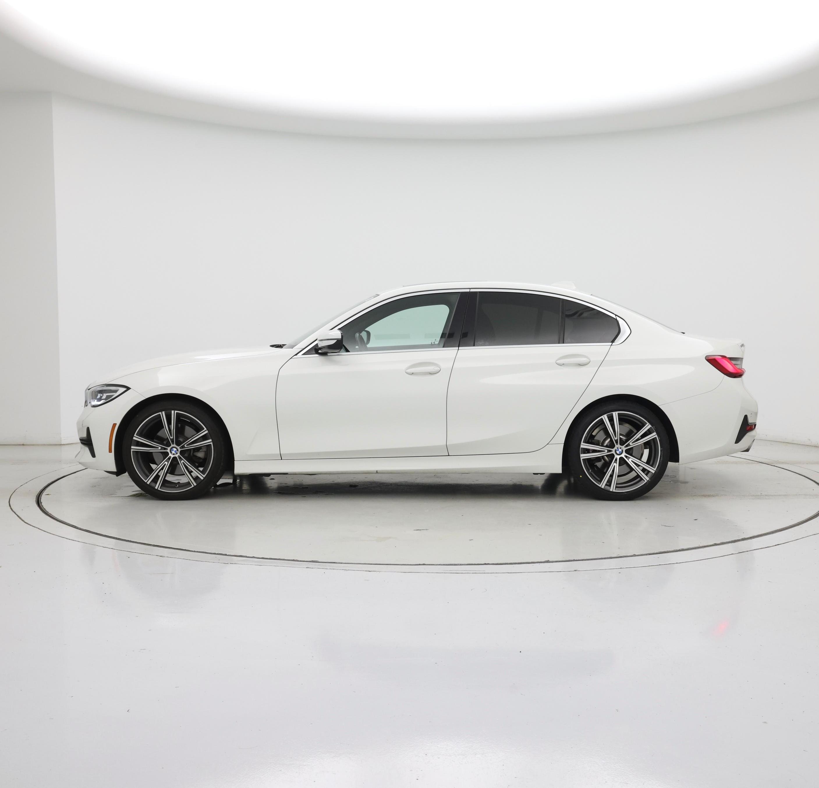 Thumbnail: 2021 BMW 3 Series - 3
