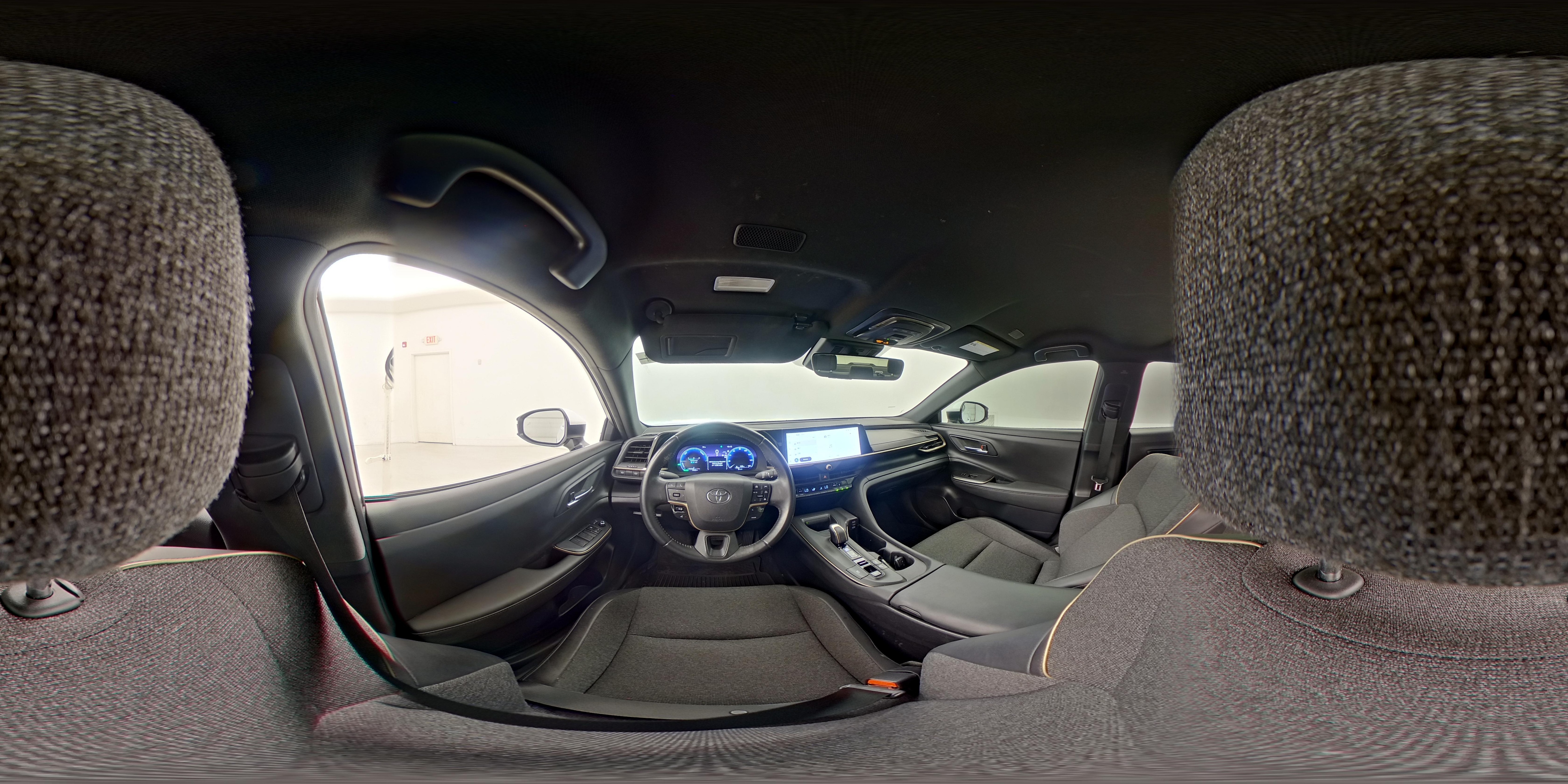 2023 Toyota Crown XLE - Photo 25